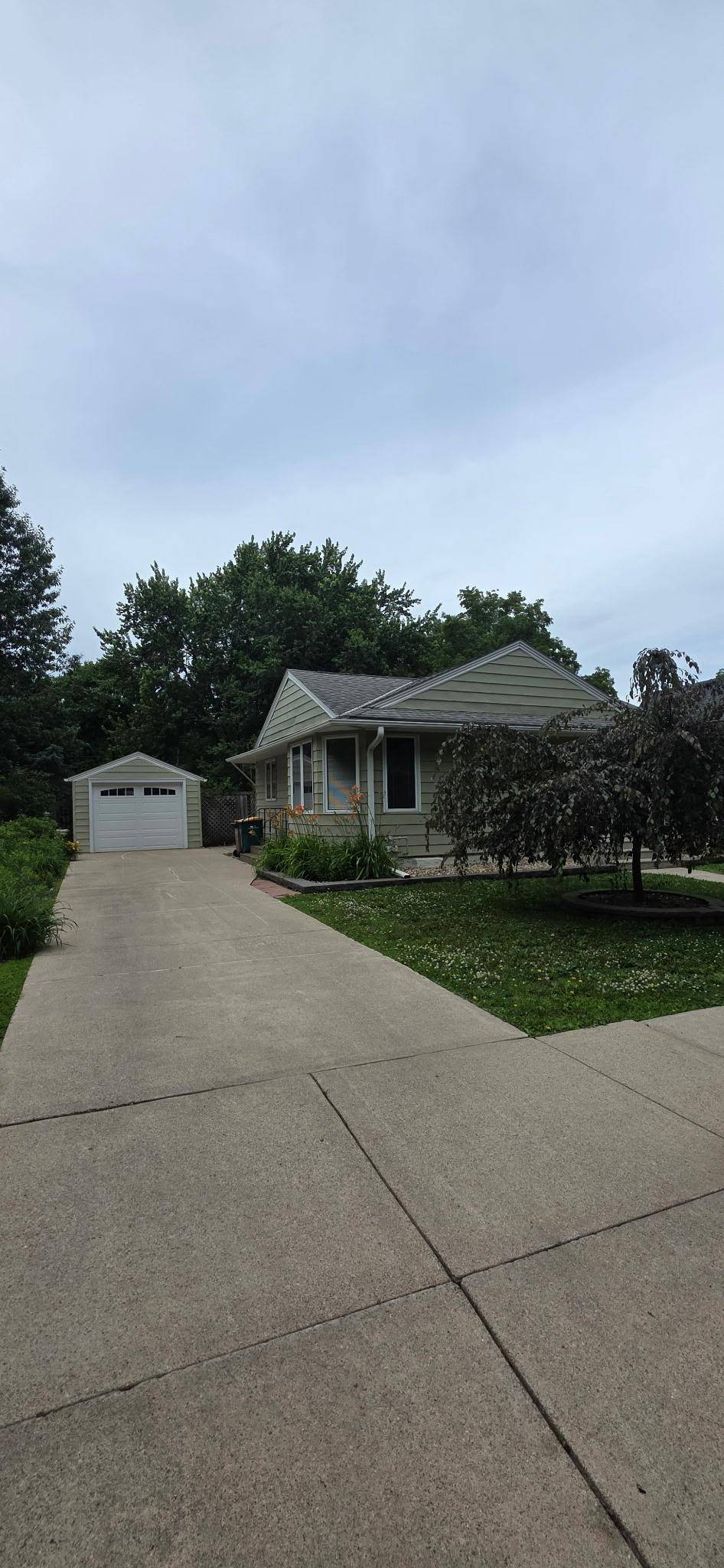 806 Lincoln AVE, Albert Lea, MN 56007