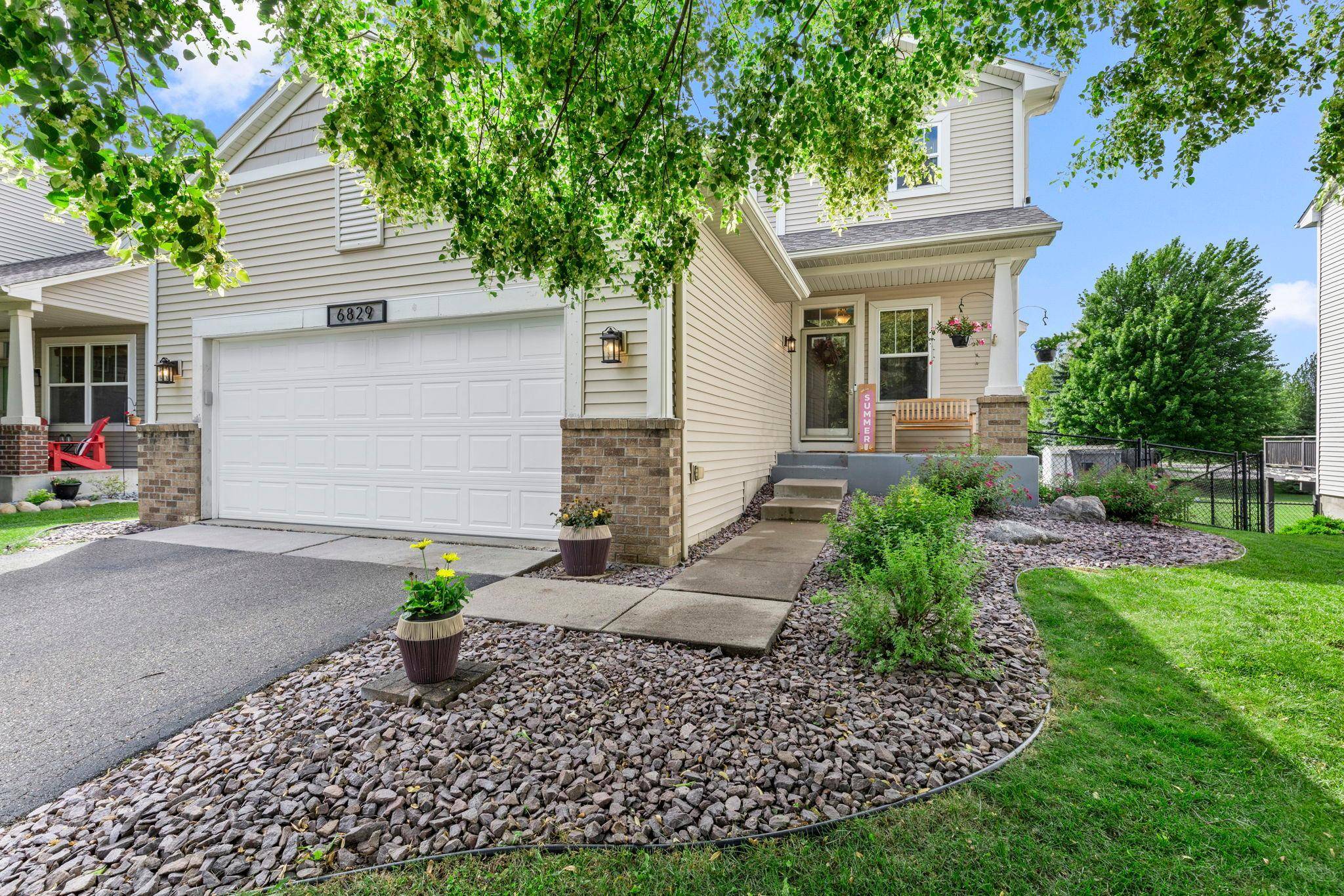 6829 Urbandale LN N, Maple Grove, MN 55311