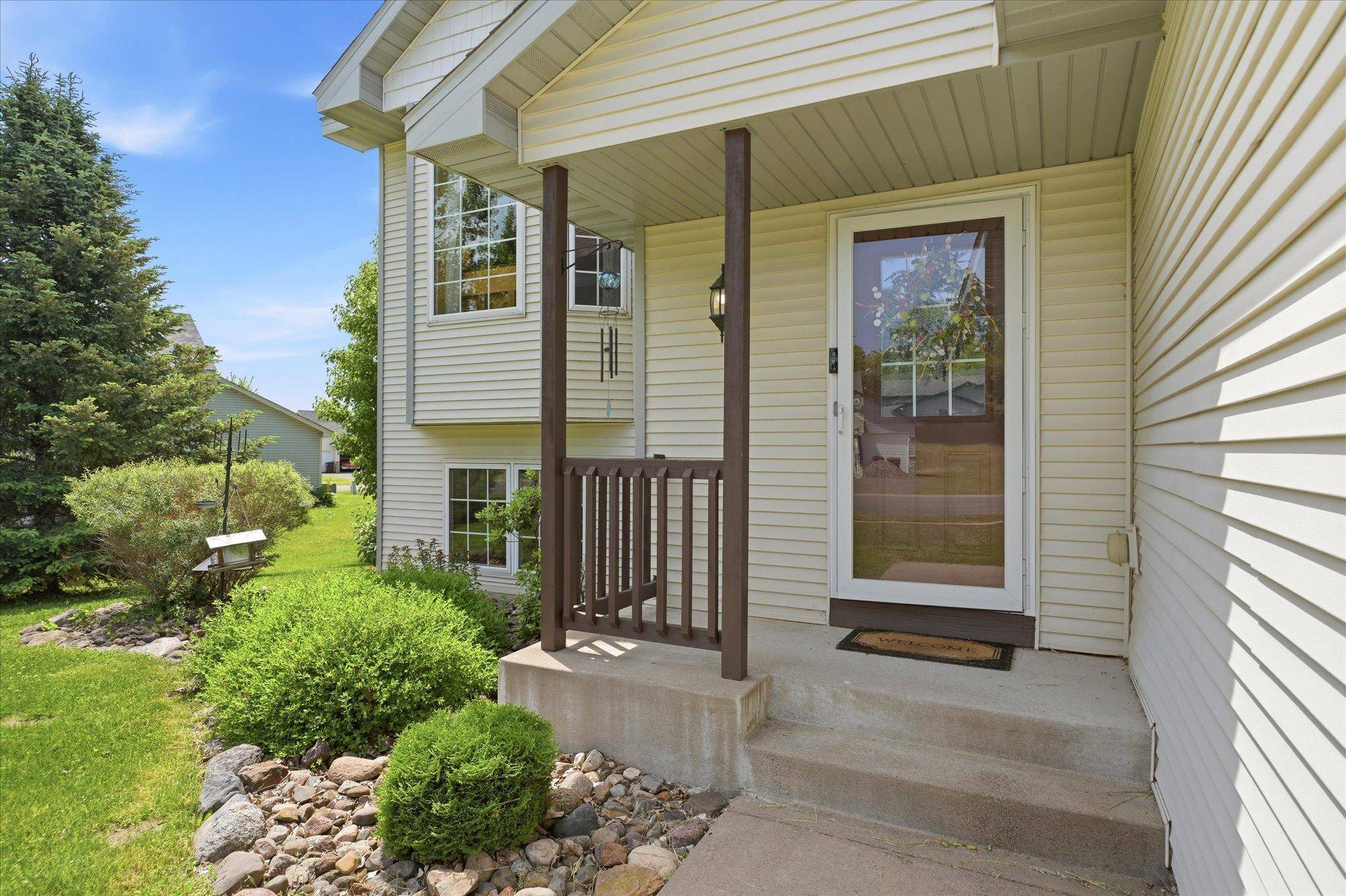 1109 Pond View DR, Braham, MN 55006