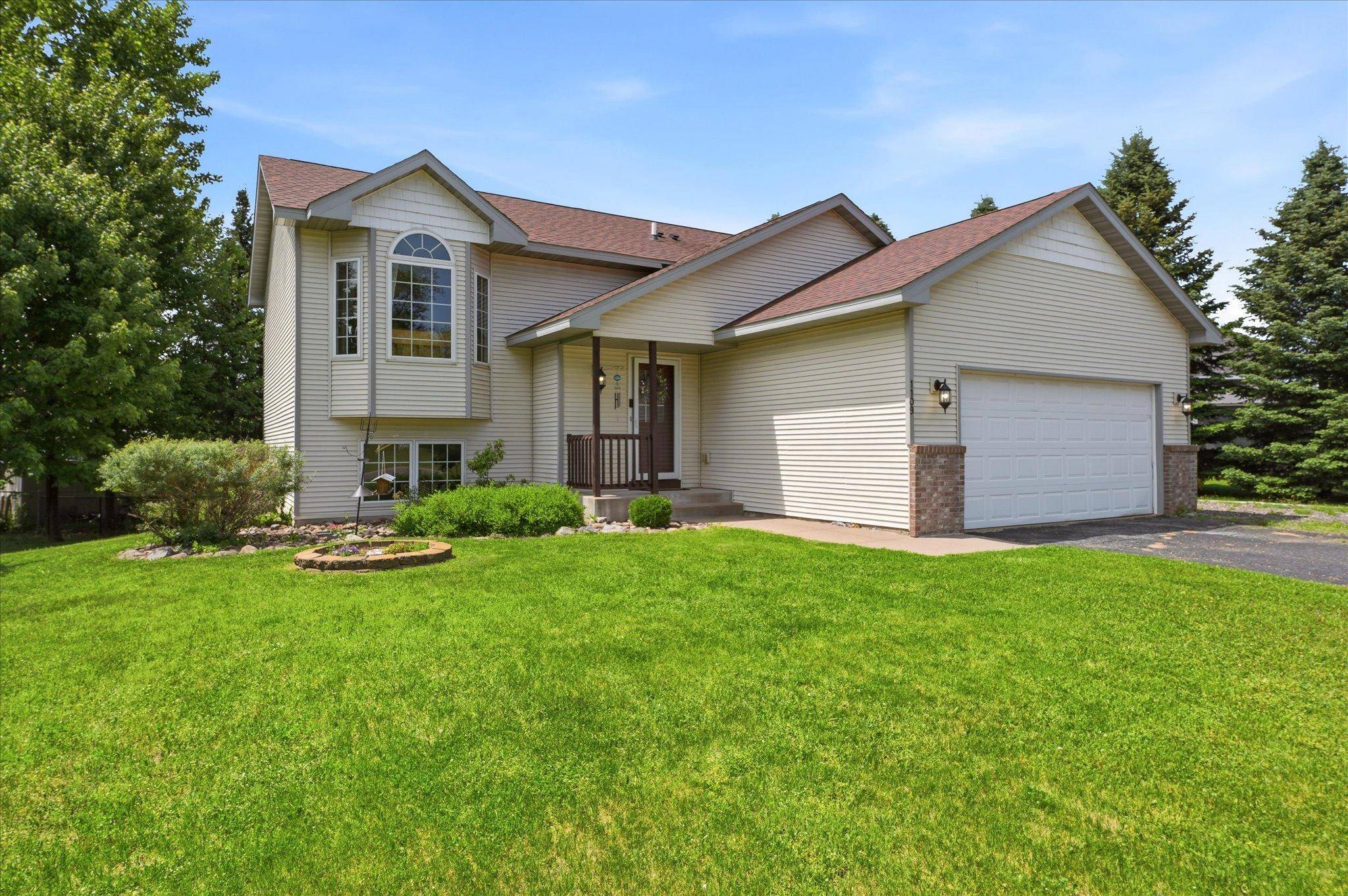 1109 Pond View DR, Braham, MN 55006