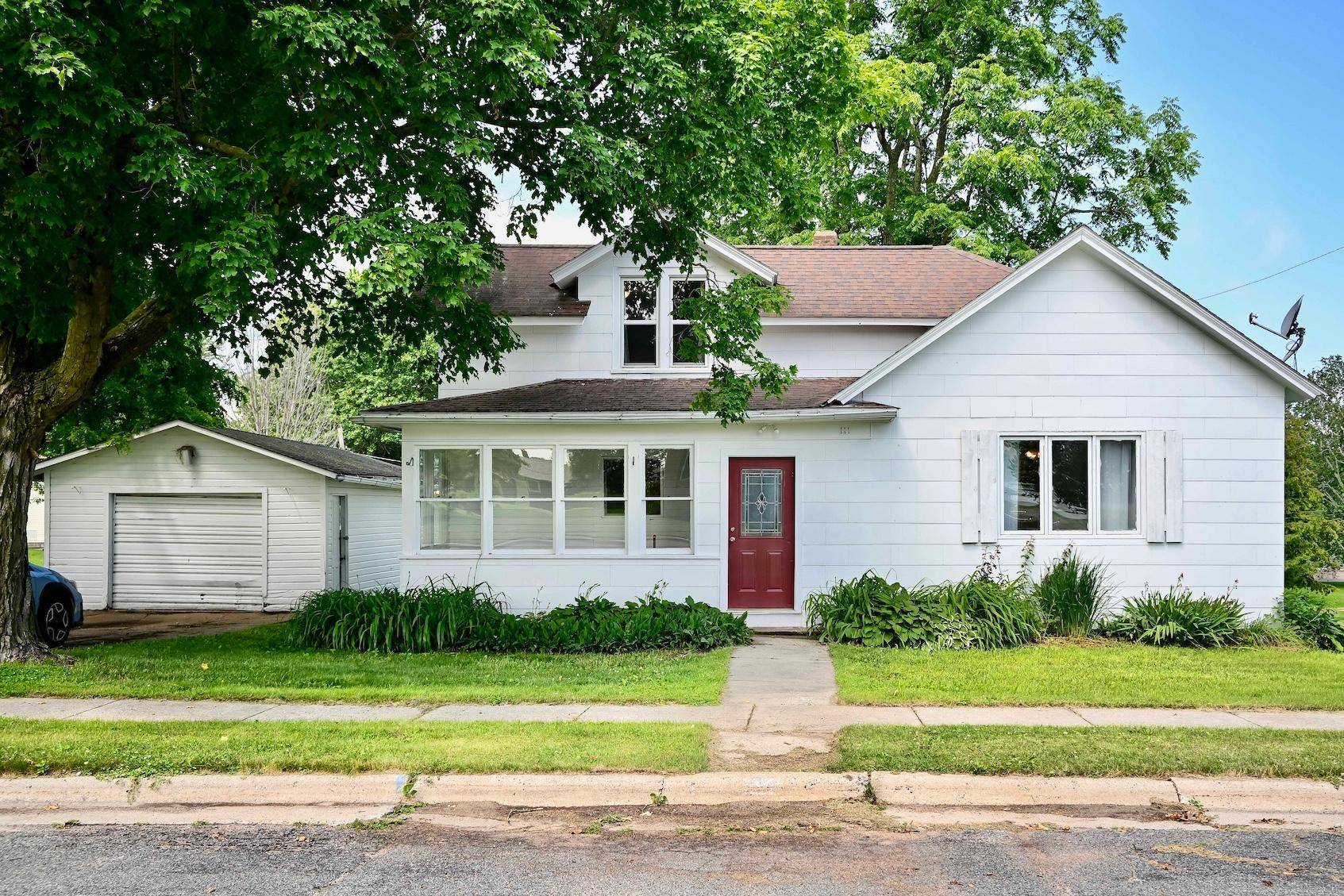 111 1st ST NE, Altura, MN 55910