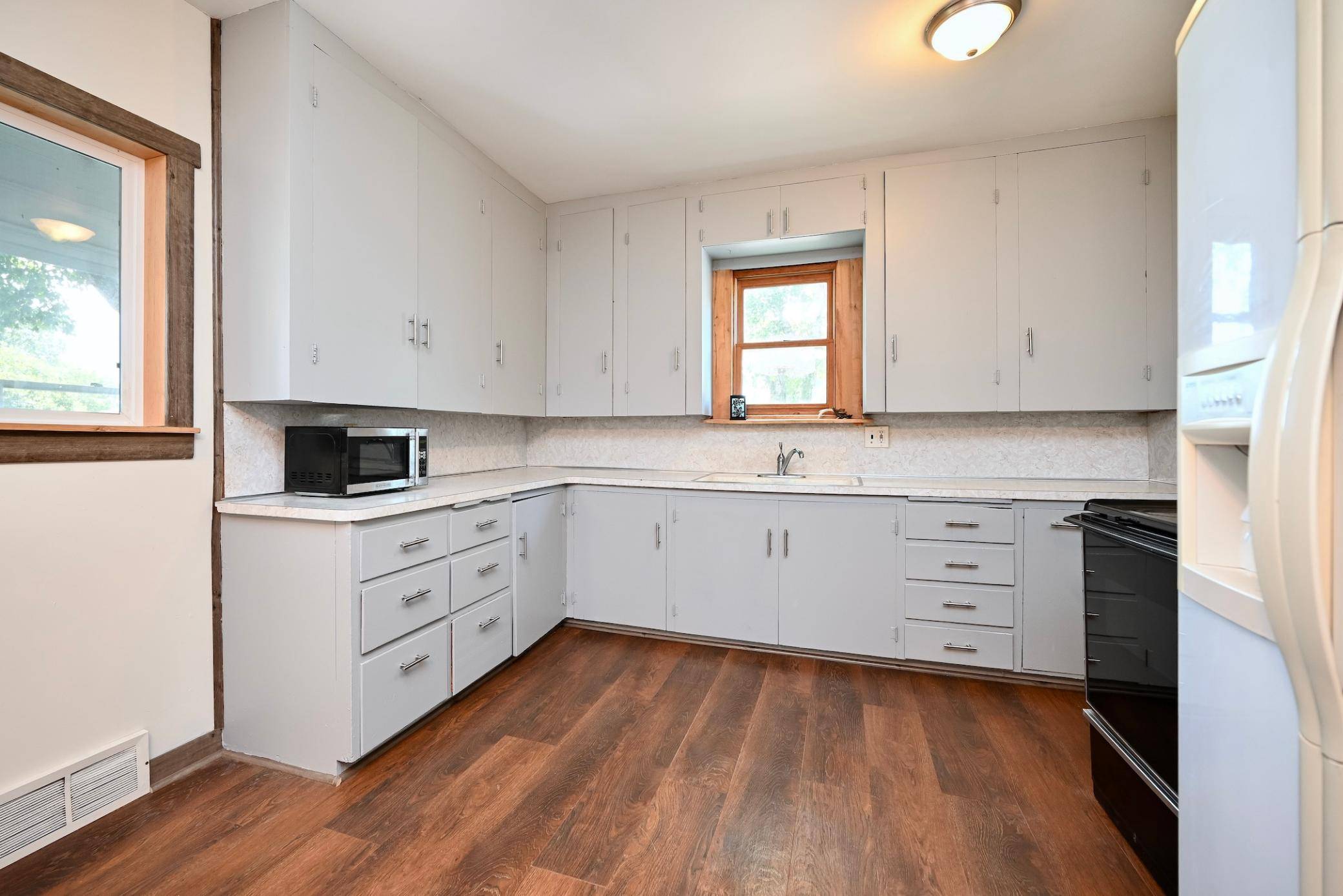 111 1st ST NE, Altura, MN 55910