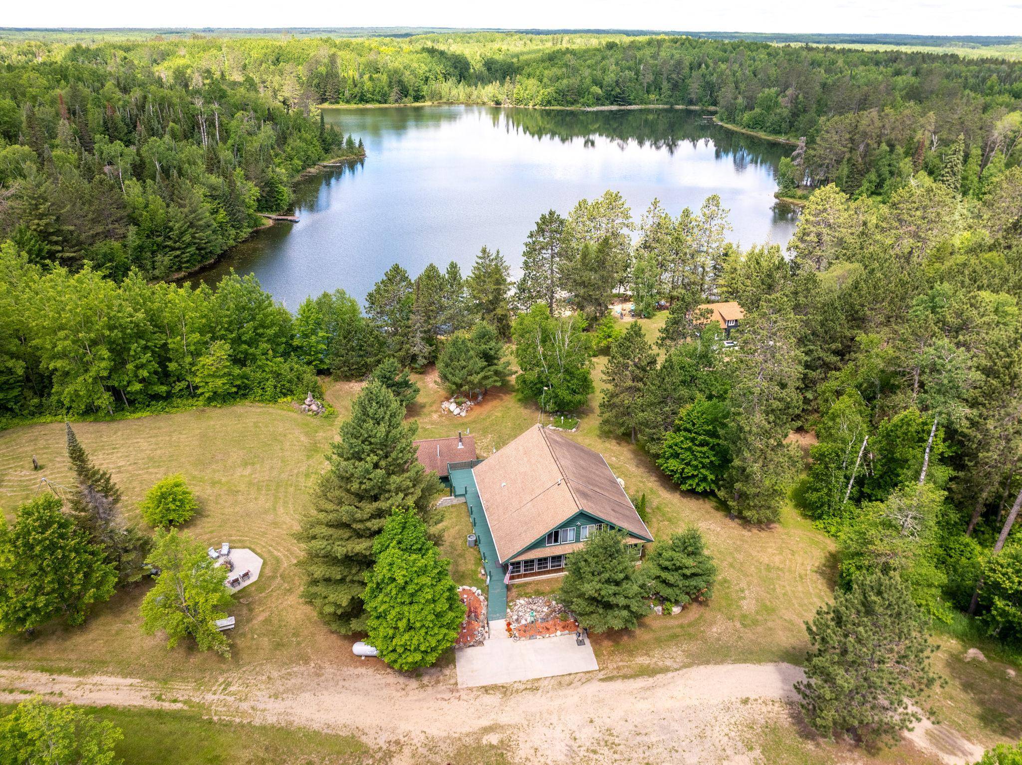 21106 Horsehead Lake TRL, Bigfork, MN 56628