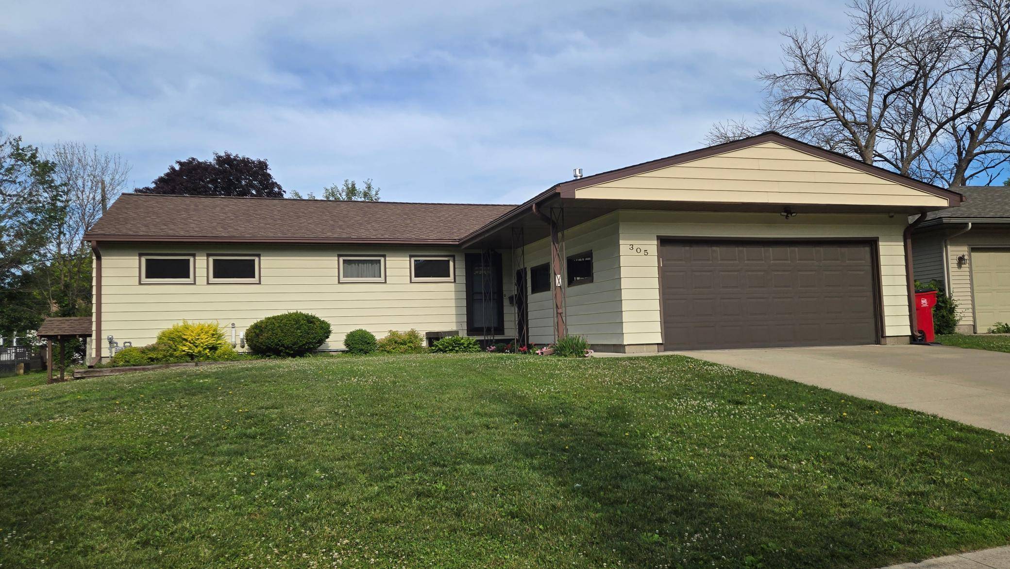 305 20th ST NW, Austin, MN 55912