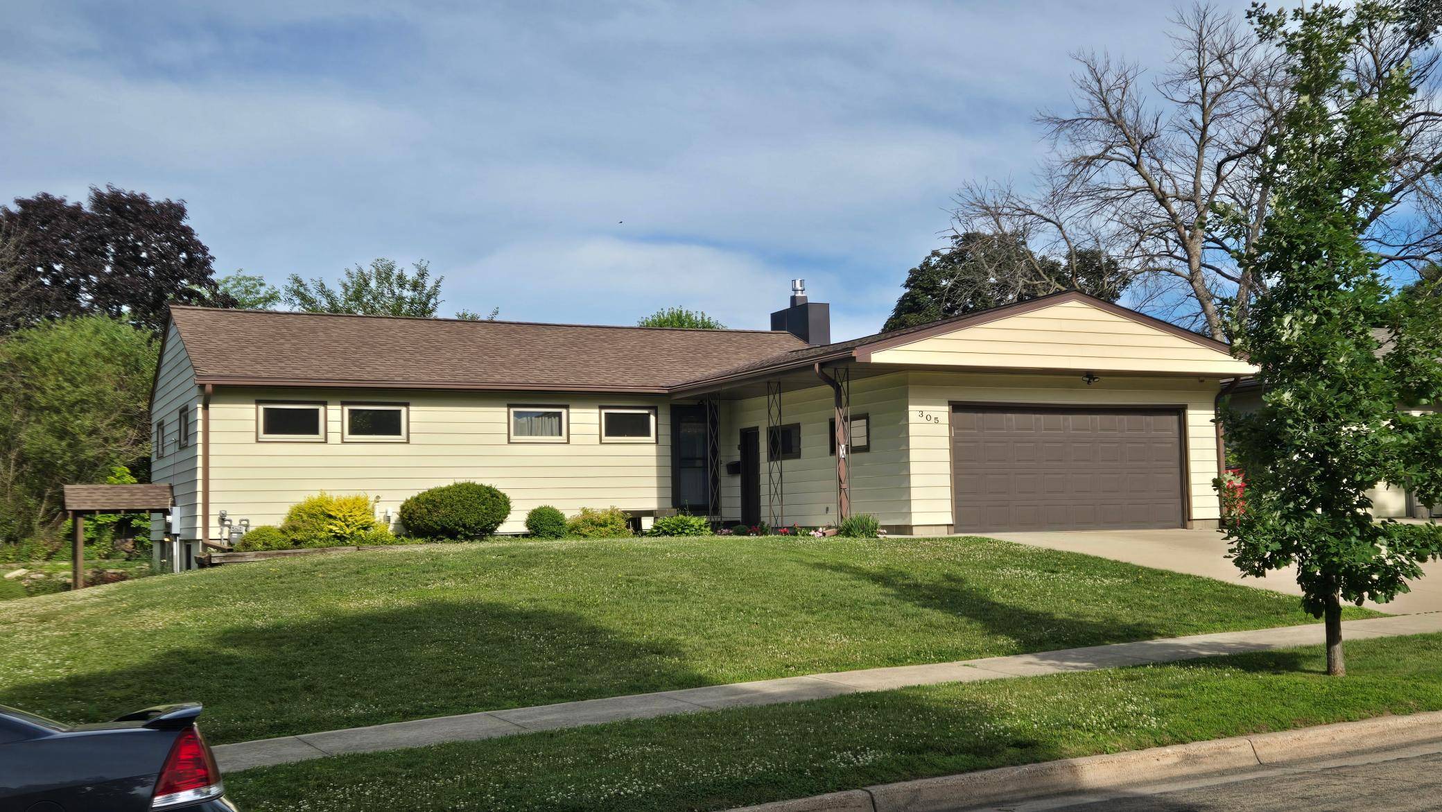 305 20th ST NW, Austin, MN 55912
