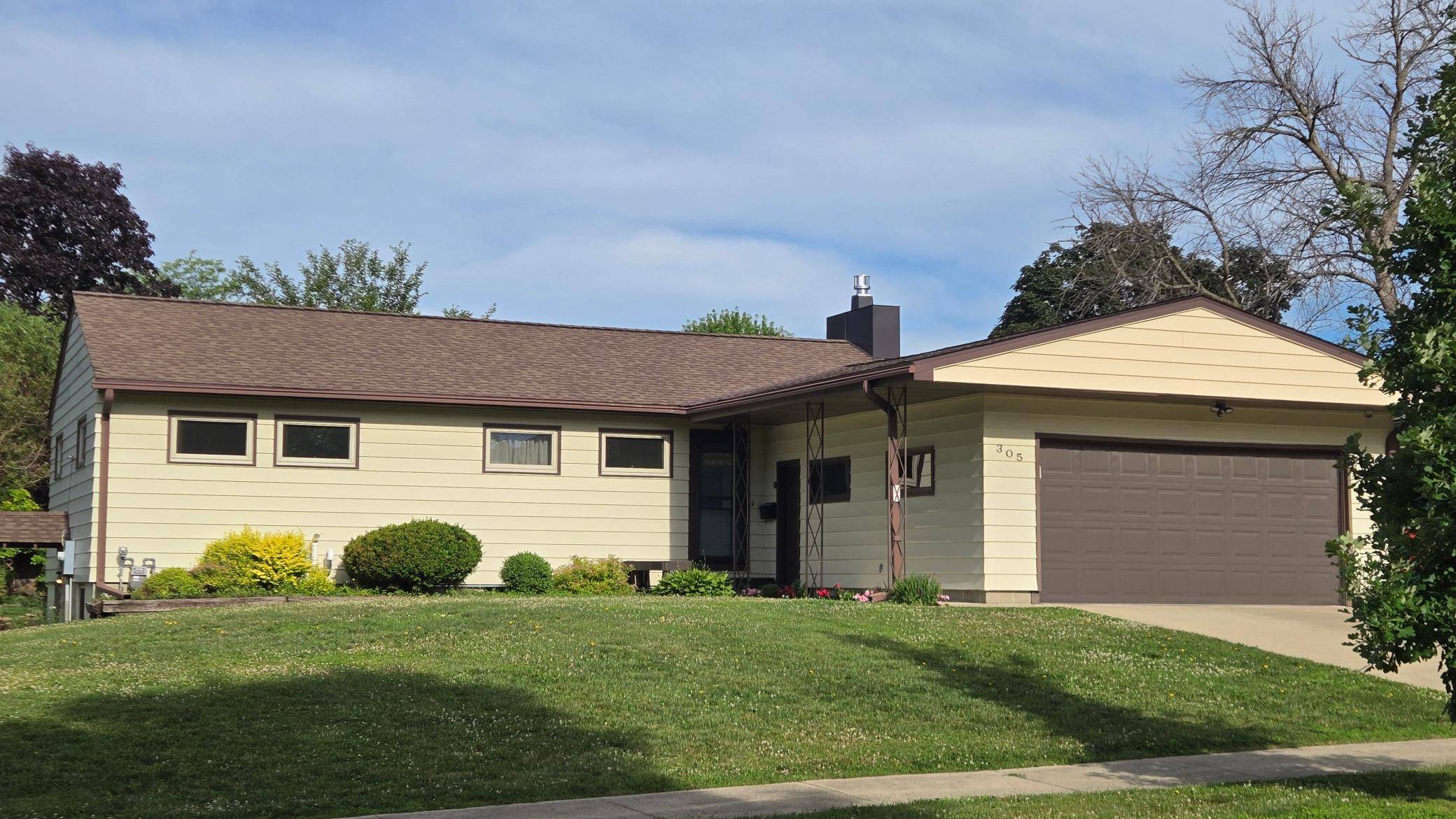 305 20th ST NW, Austin, MN 55912