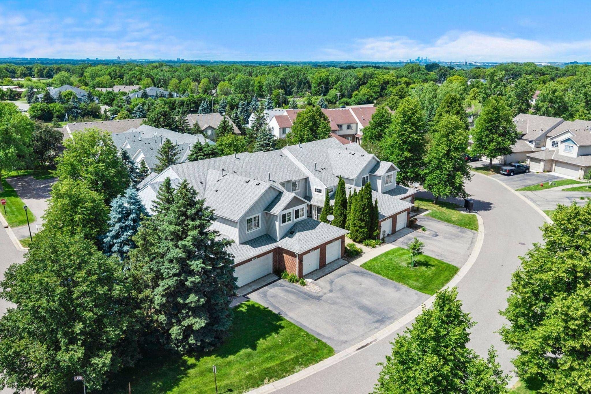 11692 Langford CIR, Burnsville, MN 55337