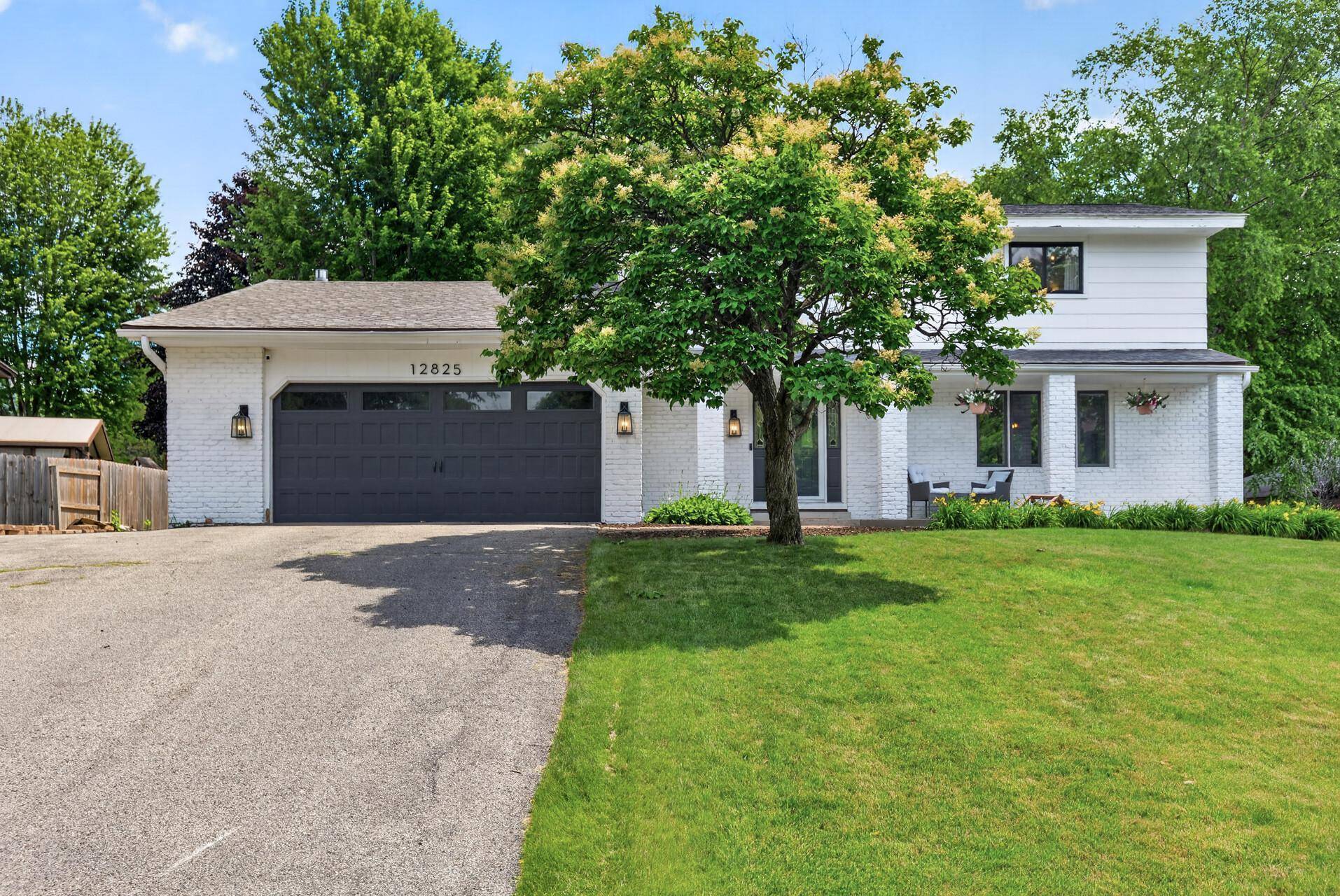 12825 Apple View LN, Burnsville, MN 55337