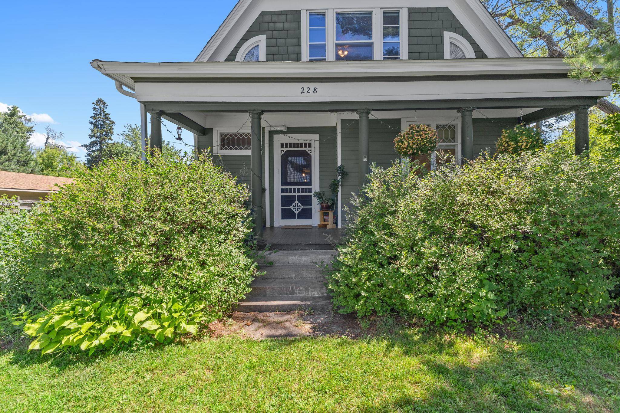 228 Summit AVE, Center City, MN 55012