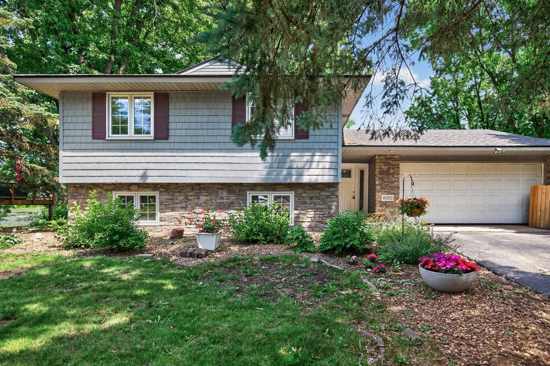 10332 102nd PL N, Maple Grove, MN 55369
