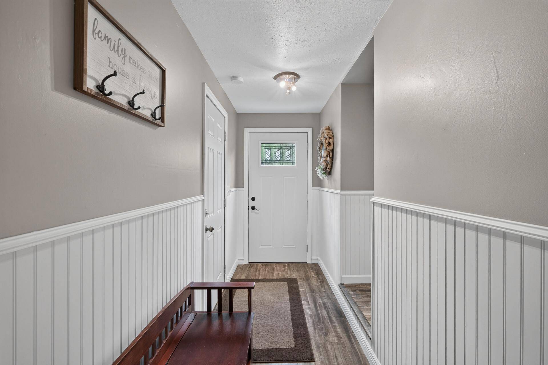 7844 Conroy WAY, Inver Grove Heights, MN 55076
