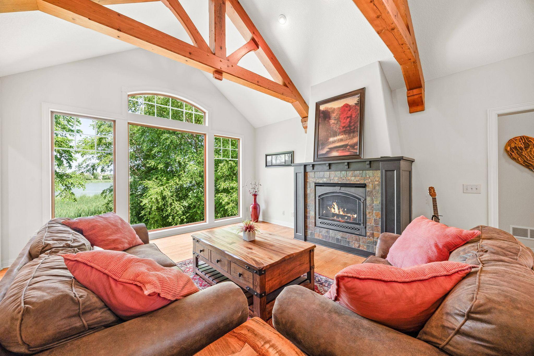 11668 E Laketowne DR, Albertville, MN 55301