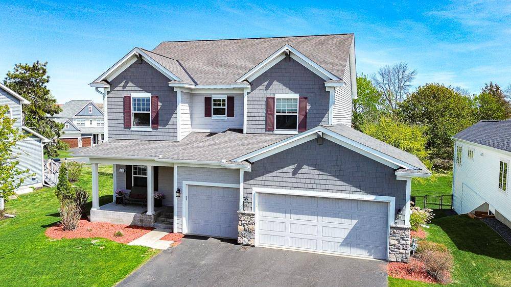 2046 Highland CIR, Hudson, WI 54016
