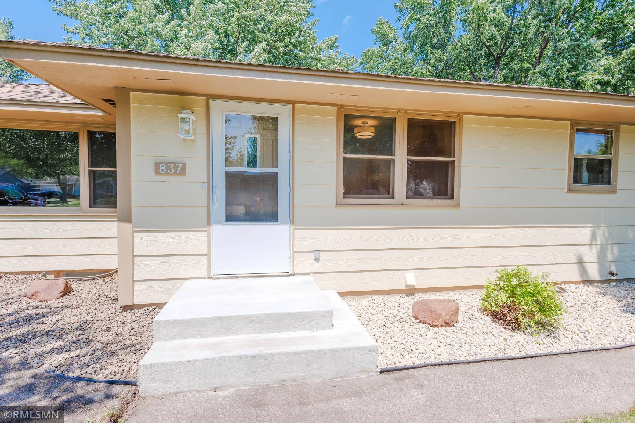 837 Monroe ST, Anoka, MN 55303