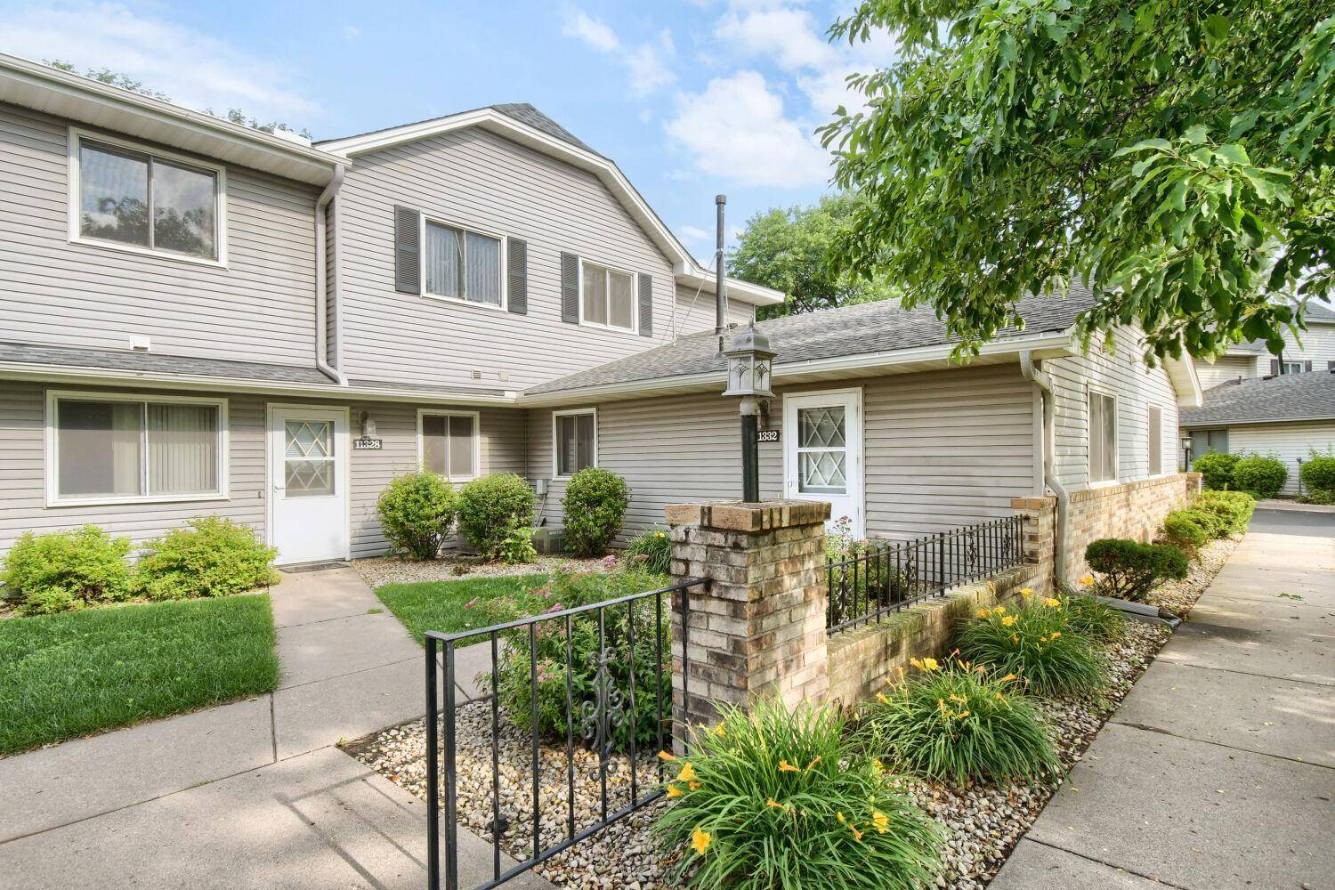 11328 Ibis ST NW, Coon Rapids, MN 55433