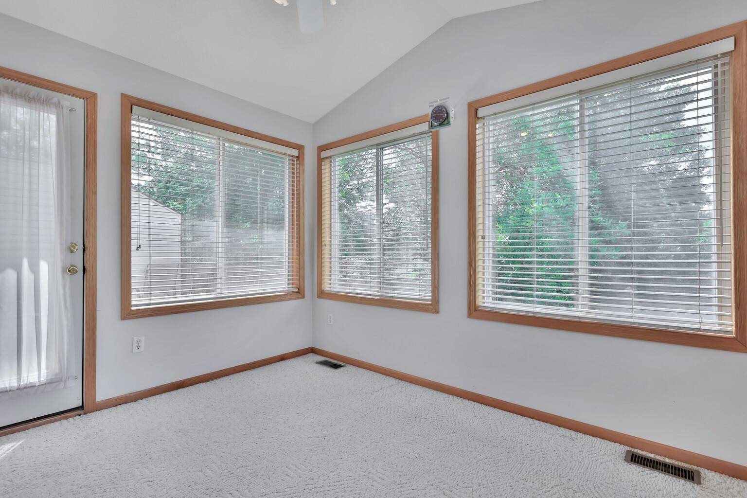 2674 Cutters Grove CIR, Anoka, MN 55303