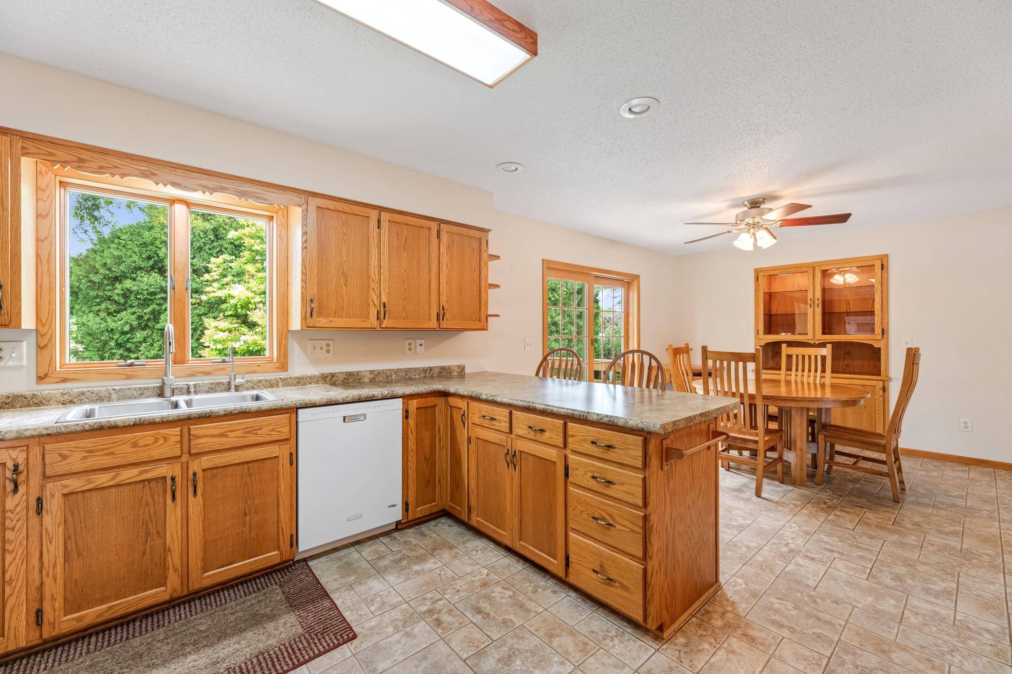 703 N Hokah ST, Caledonia, MN 55921