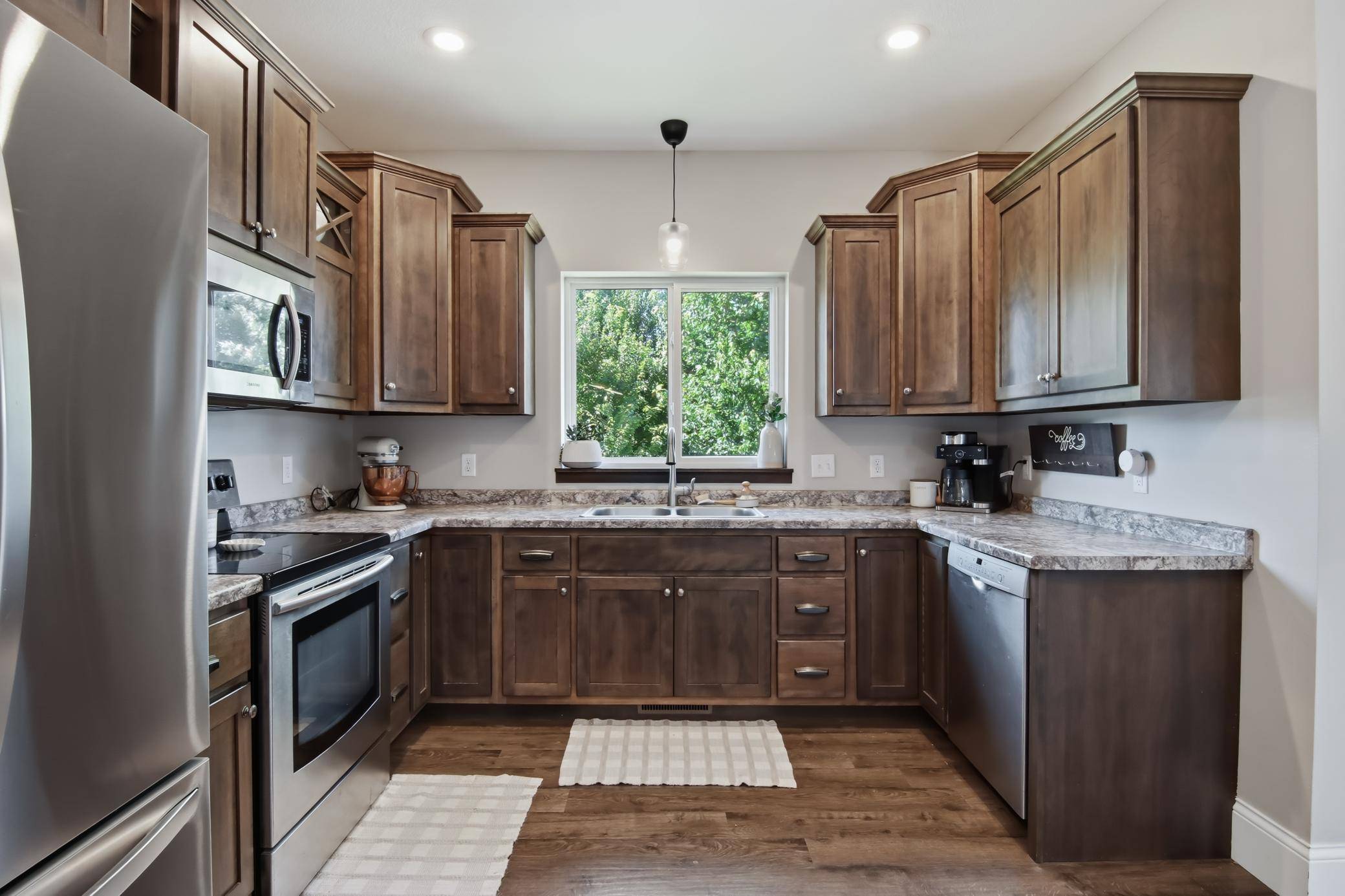 2292 Saint Andrews DR, Altoona, WI 54720