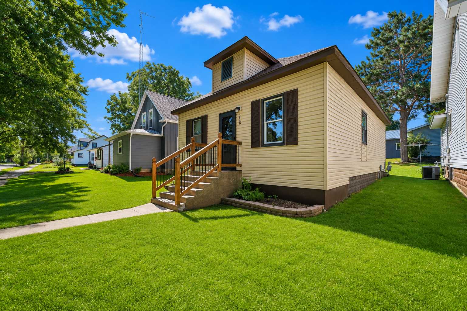 218 2nd ST NW, Crosby, MN 56441