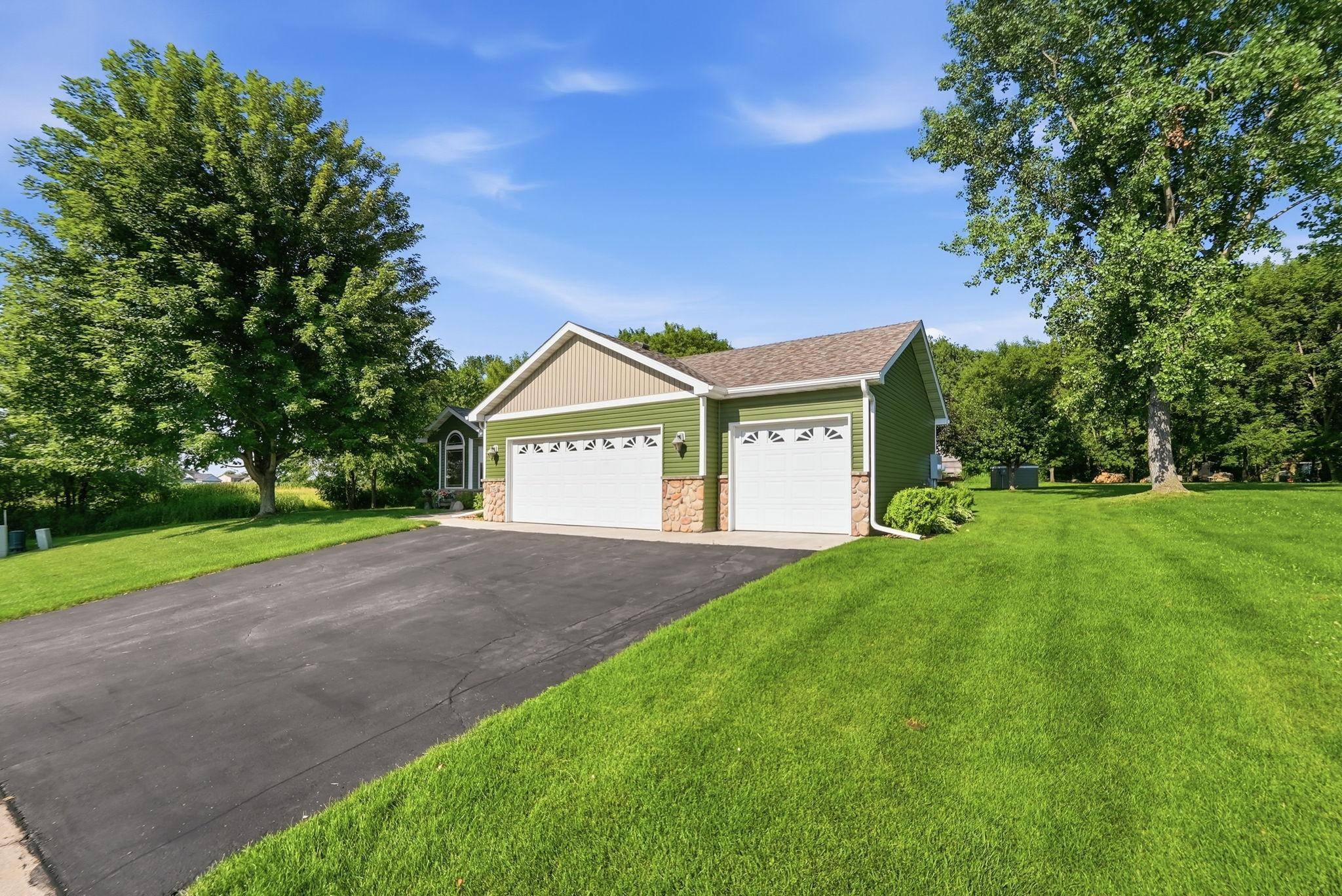 2351 Providence PL NE, Sauk Rapids, MN 56379