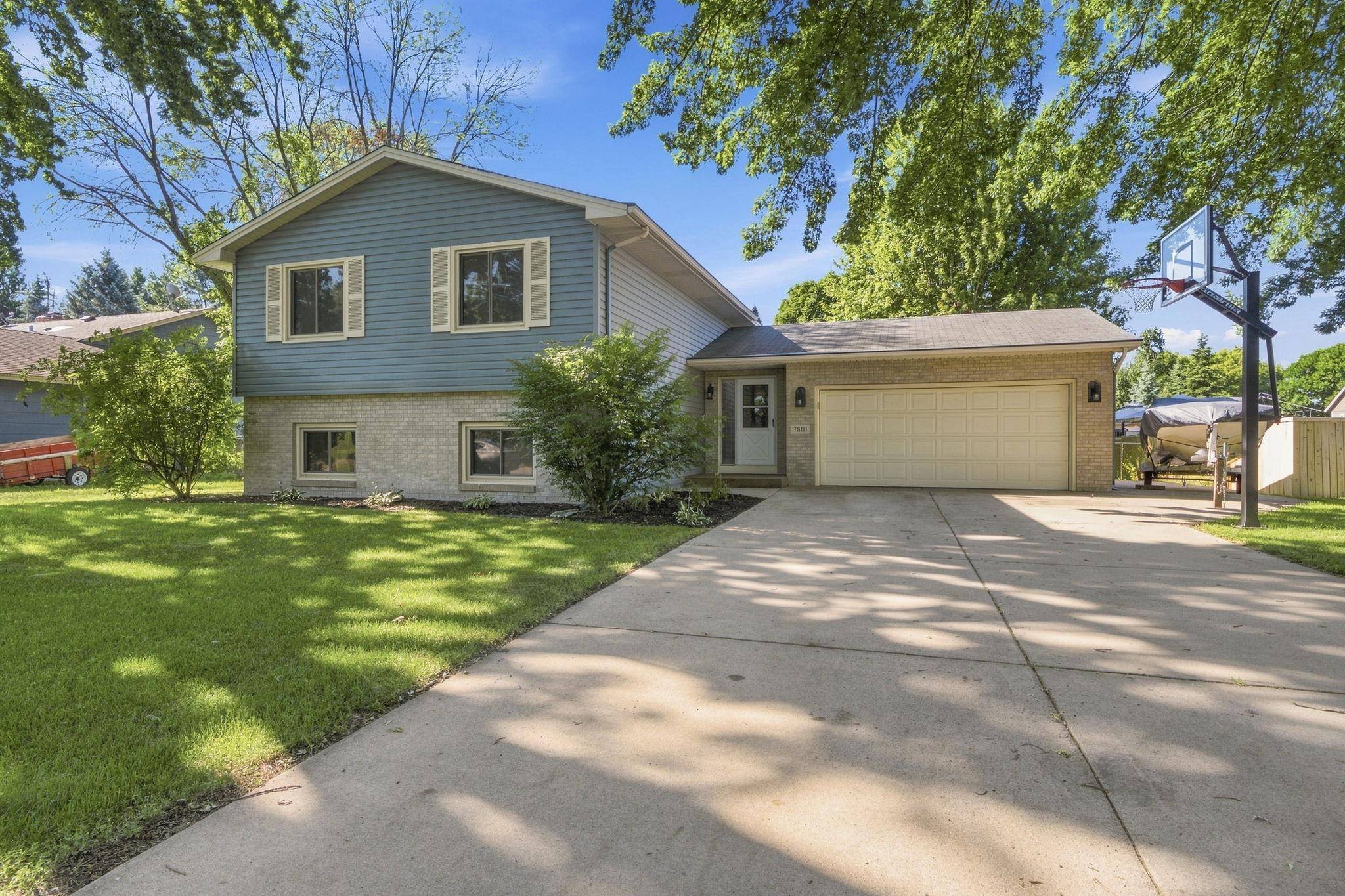 7801 119th AVE N, Champlin, MN 55316