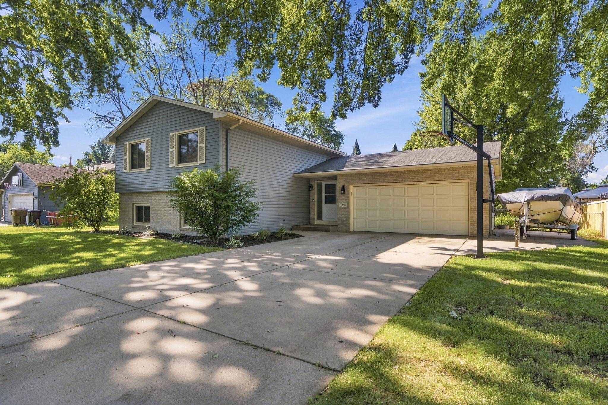 7801 119th AVE N, Champlin, MN 55316