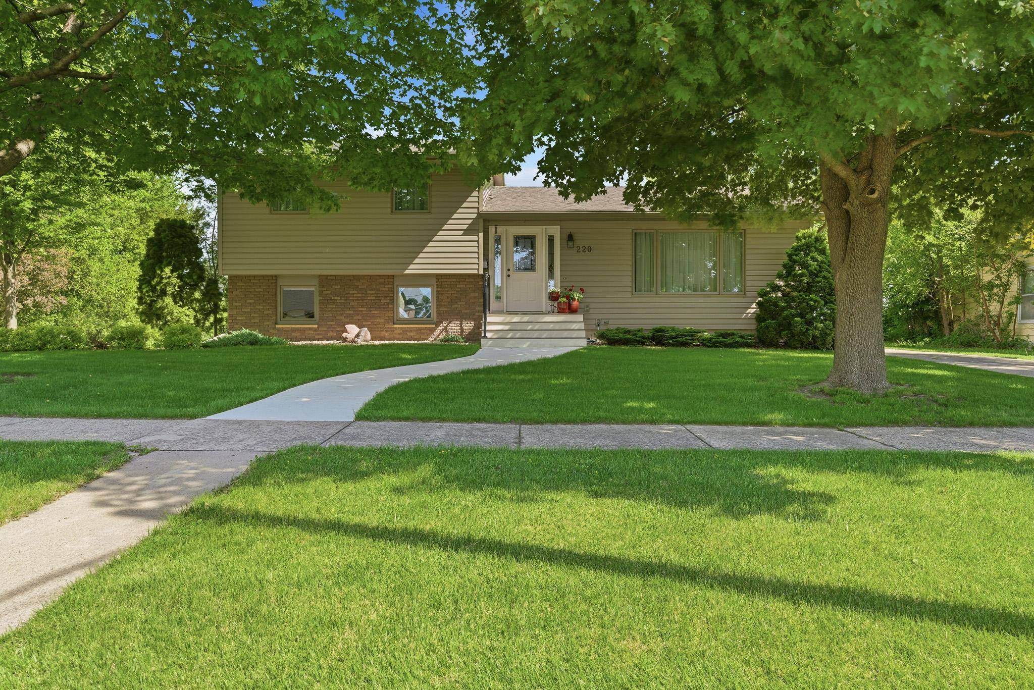 220 North ST E, Amboy, MN 56010