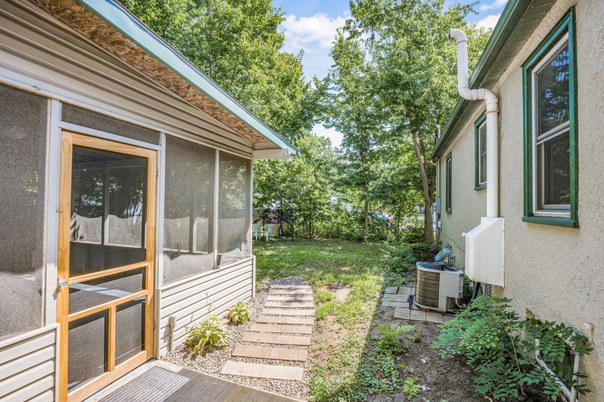 539 Brisbin ST, Anoka, MN 55303