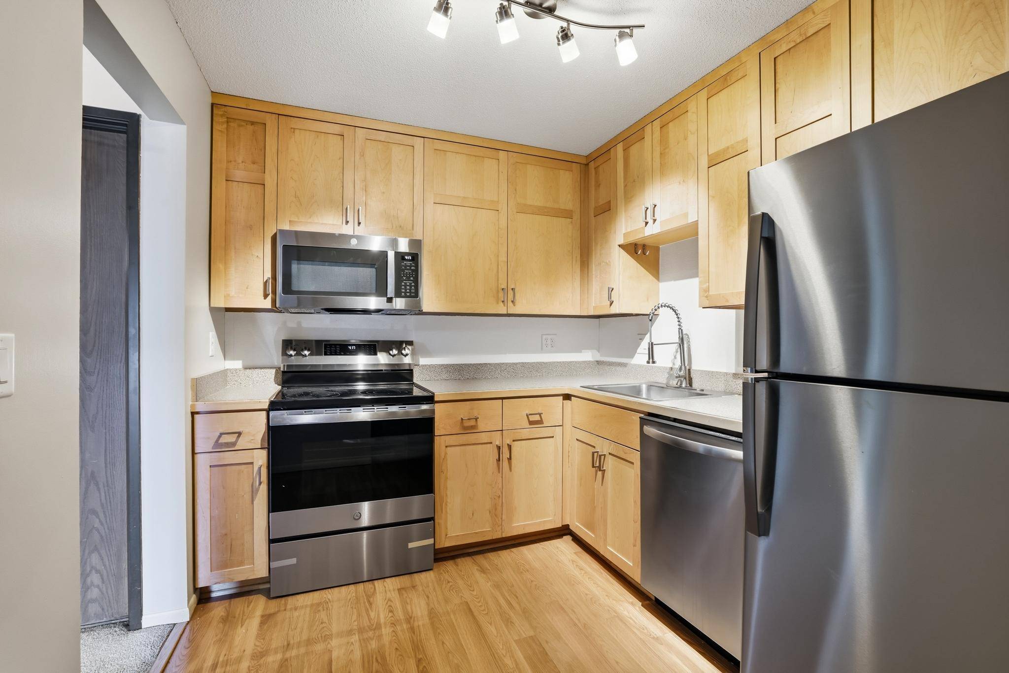 1855 Silver Bell RD #119, Eagan, MN 55122