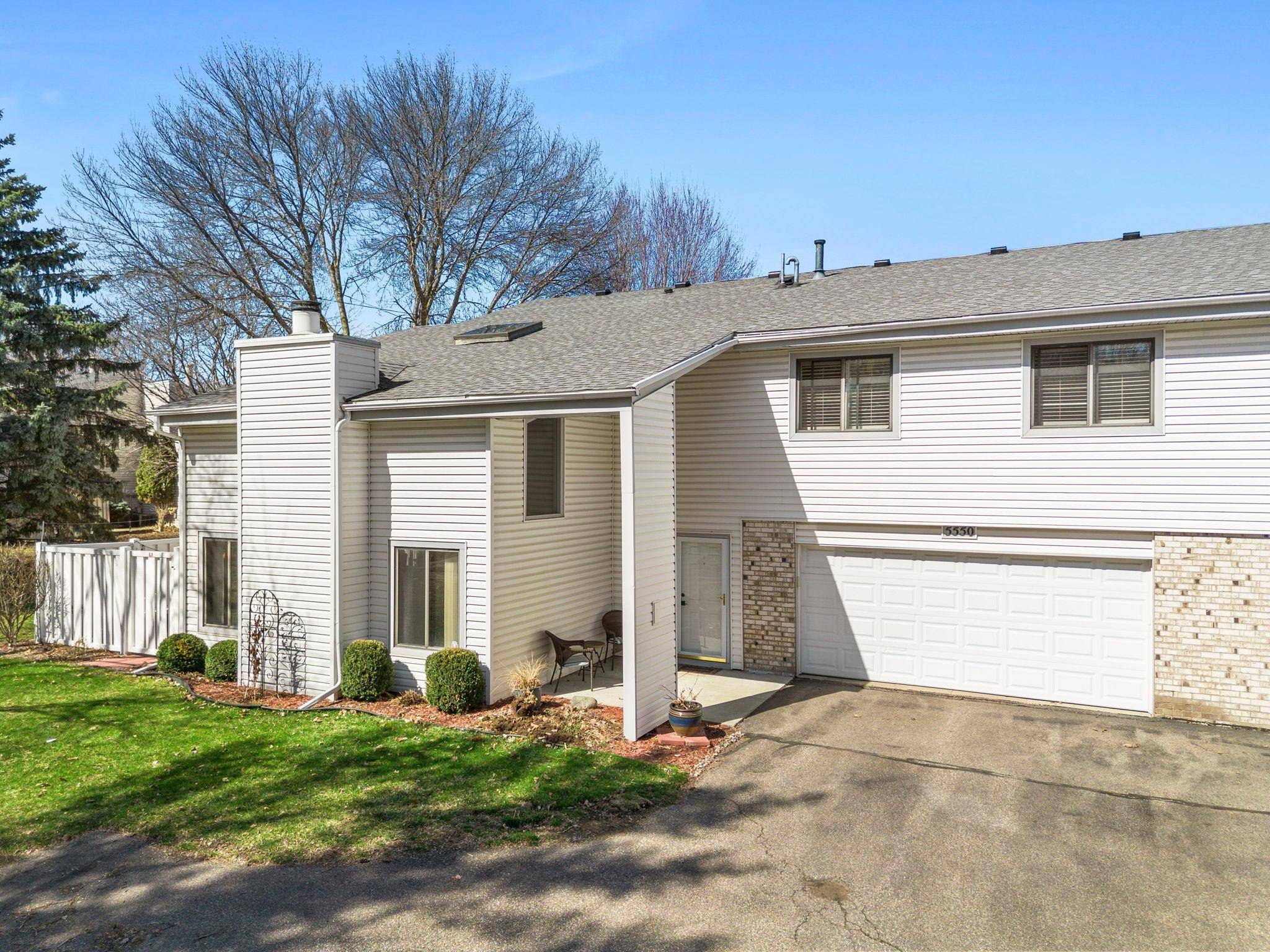 5550 Bimini DR, Minnetonka, MN 55343