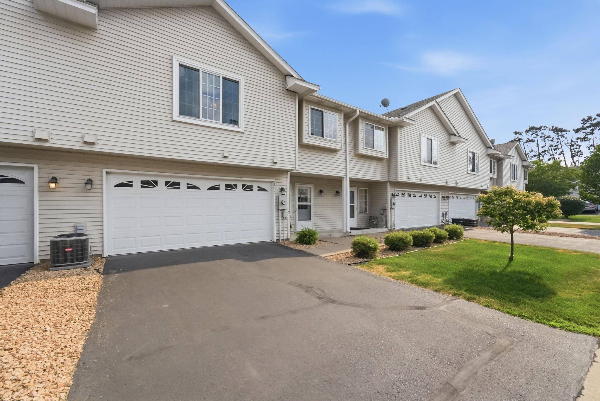 1328 128th AVE NE, Blaine, MN 55434