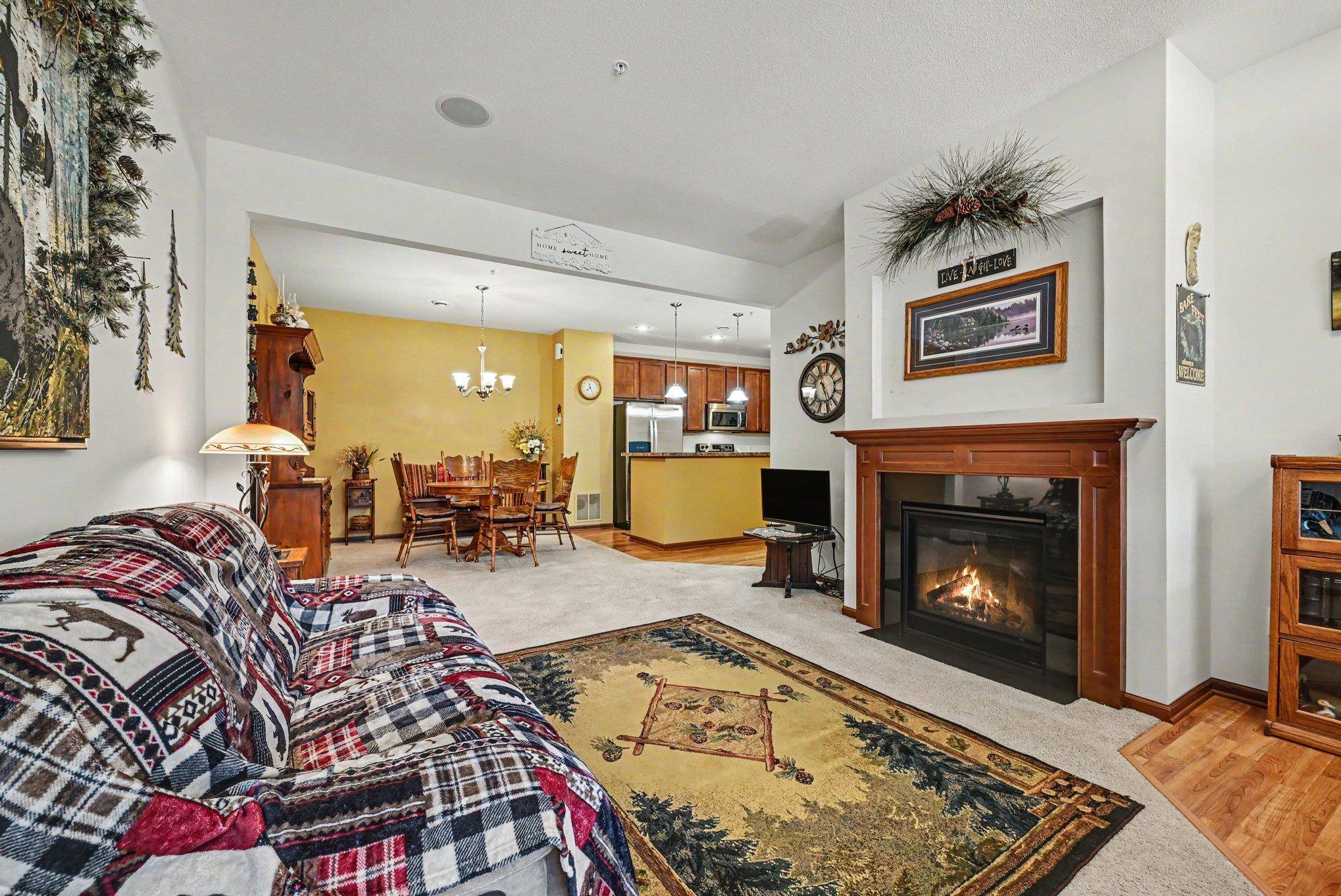 1601 Sumac CIR #B, Carver, MN 55315