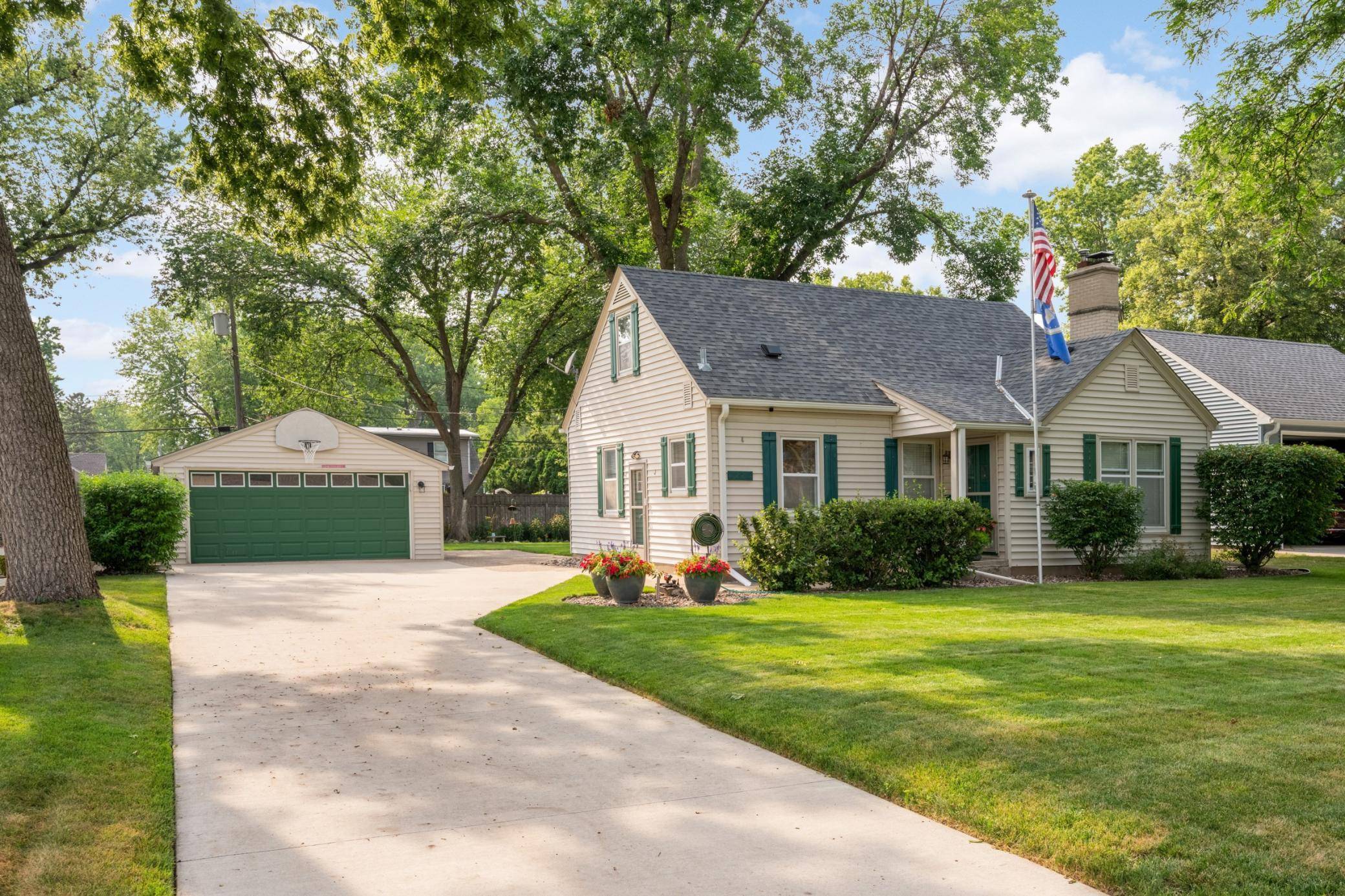 7220 Newton AVE S, Richfield, MN 55423
