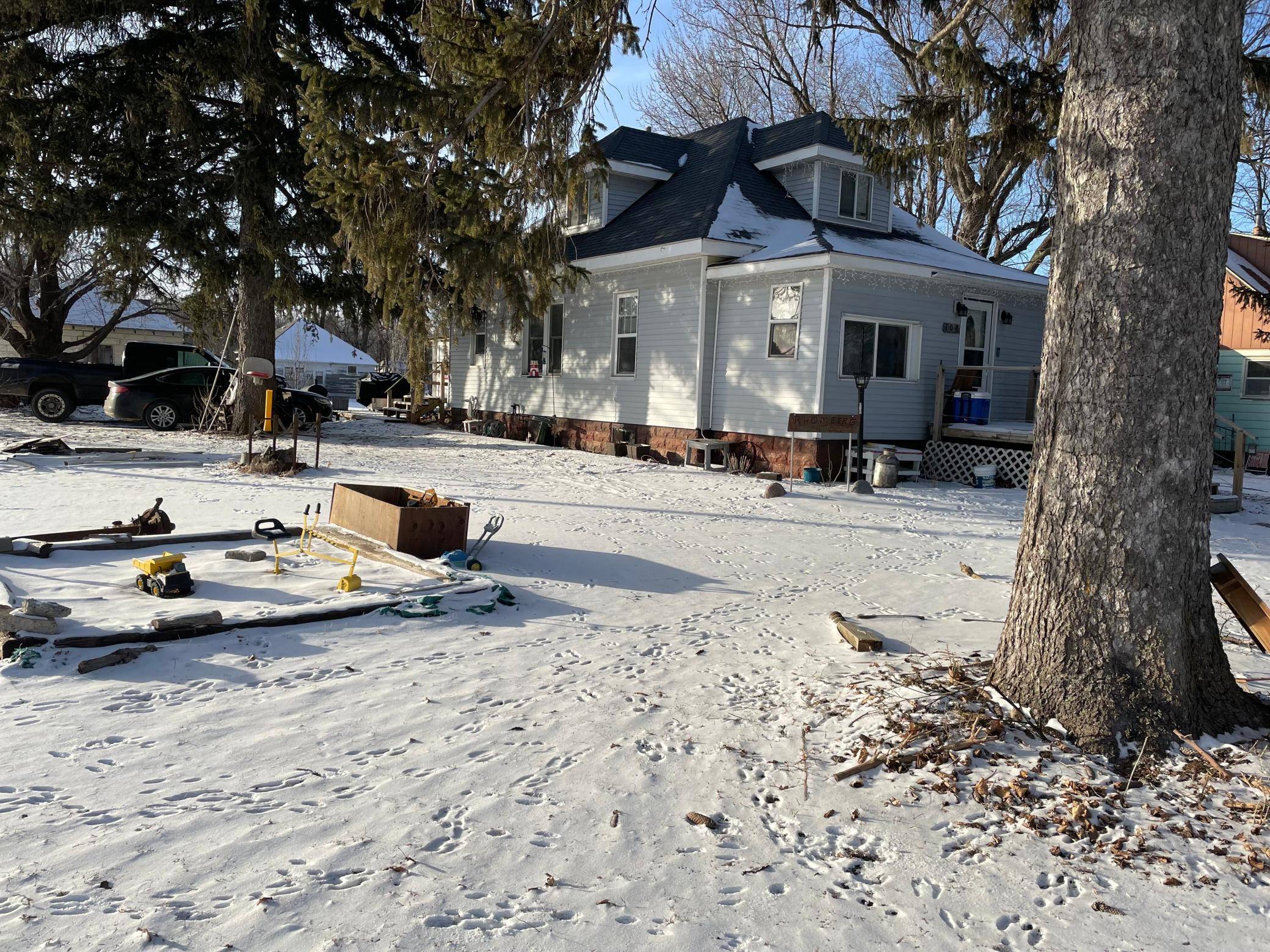 108 N West ST, Ceylon, MN 56121