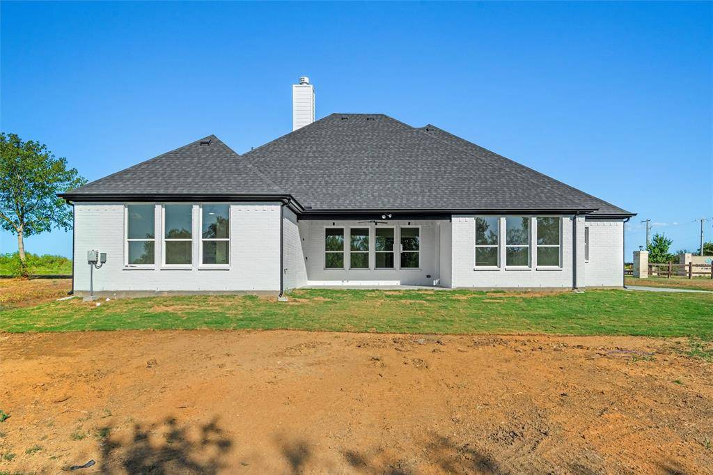 101 Barefoot Bay Boulevard, Corsicana, TX 75109