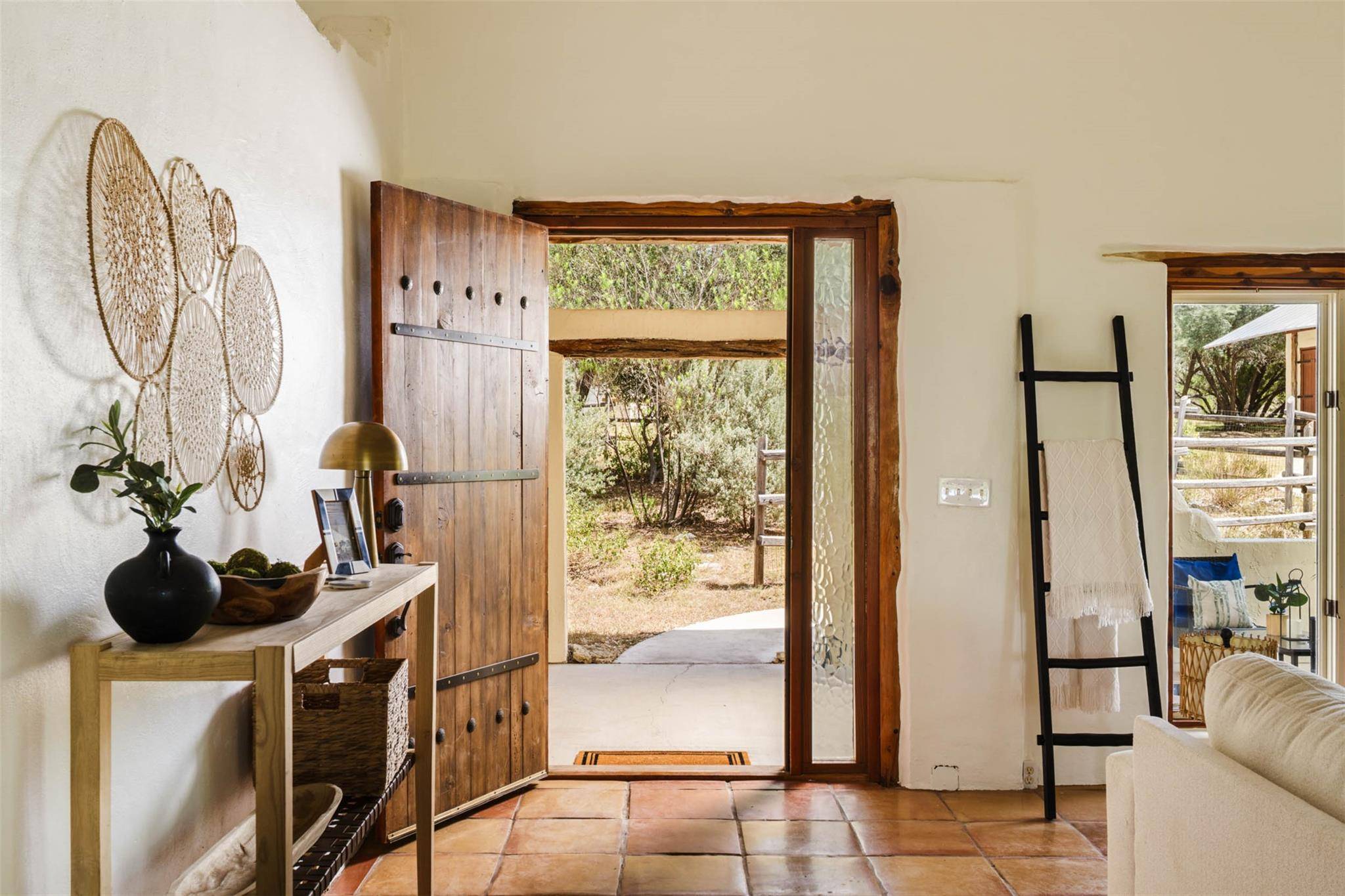901 Old Red Ranch RD, Dripping Springs, TX 78620