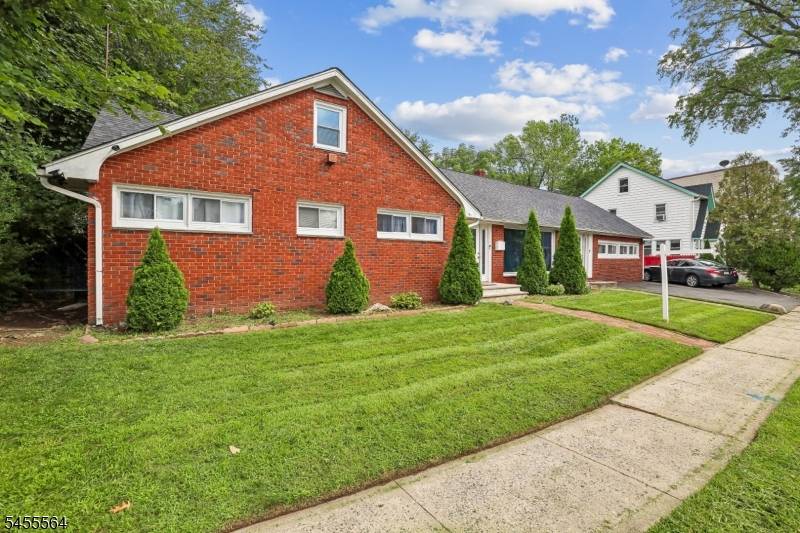 382 Amherst St, East Orange City, NJ 07018
