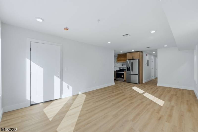 92 Speedway Ave, Newark City, NJ 07106
