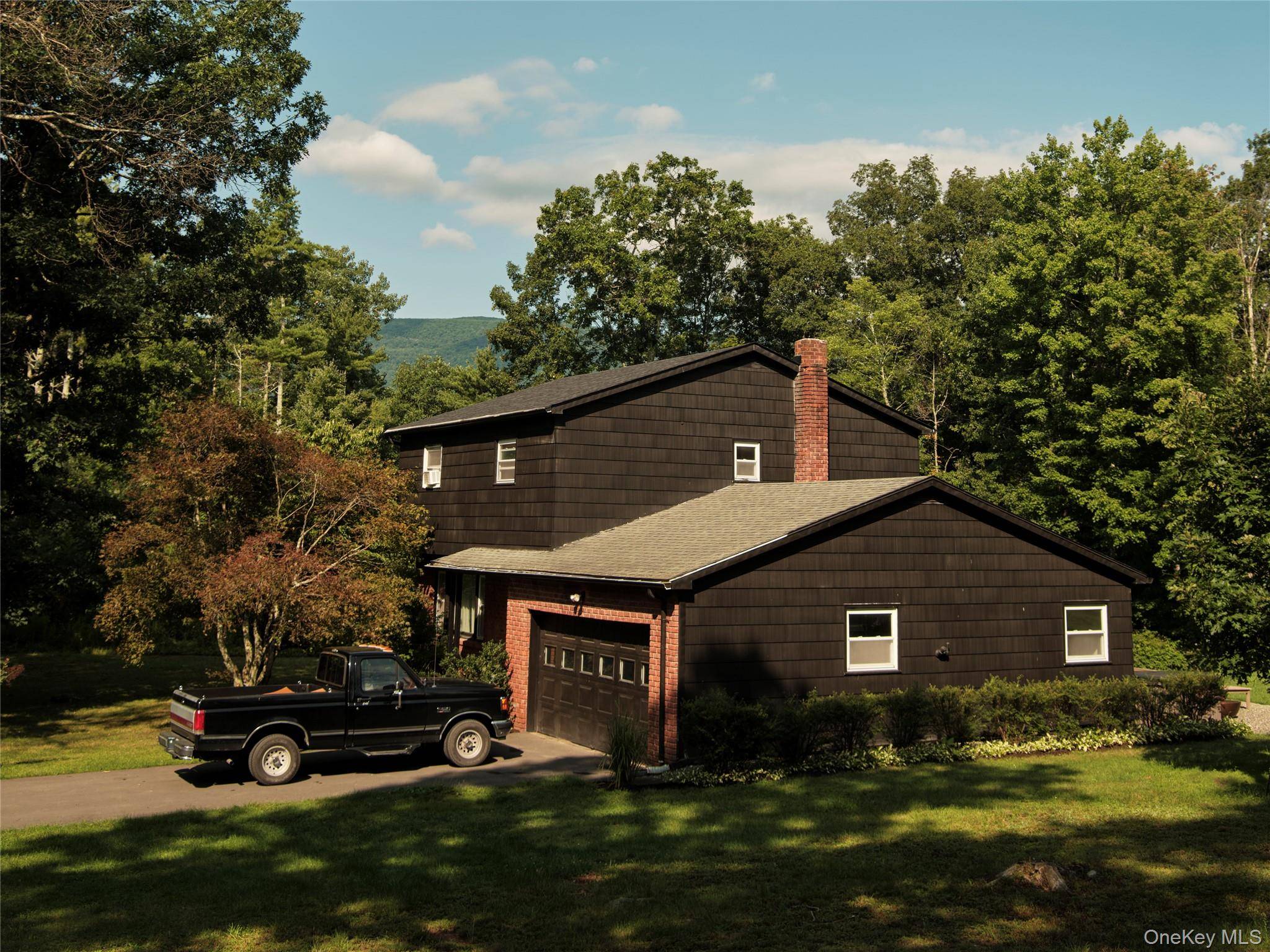 52 Fawn RD, Saugerties, NY 12477