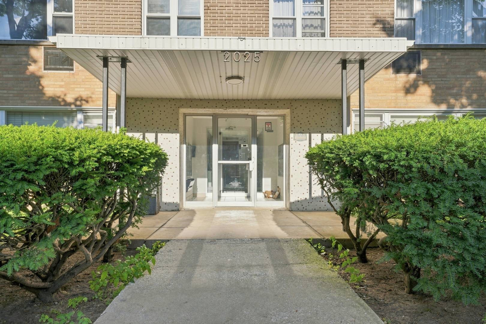 2025 W GRANVILLE AVE #412, Chicago, IL 60659