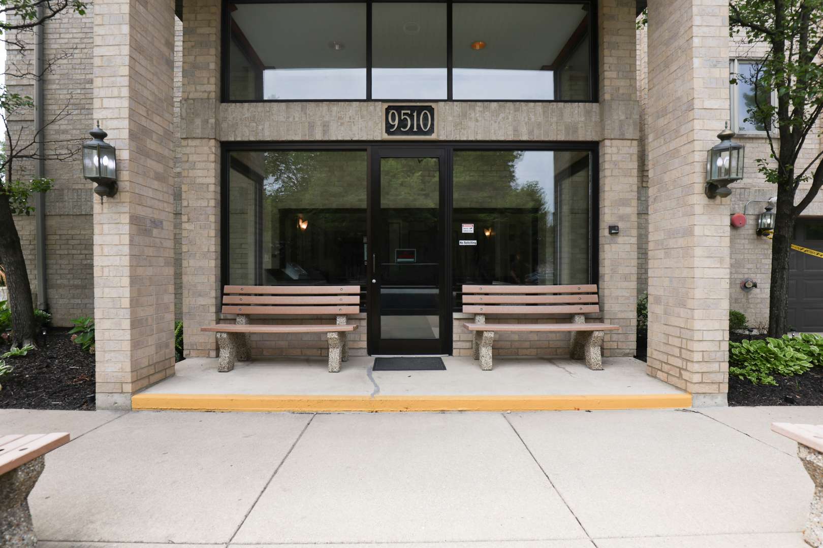 9510 S Kolmar AVE #408, Oak Lawn, IL 60453