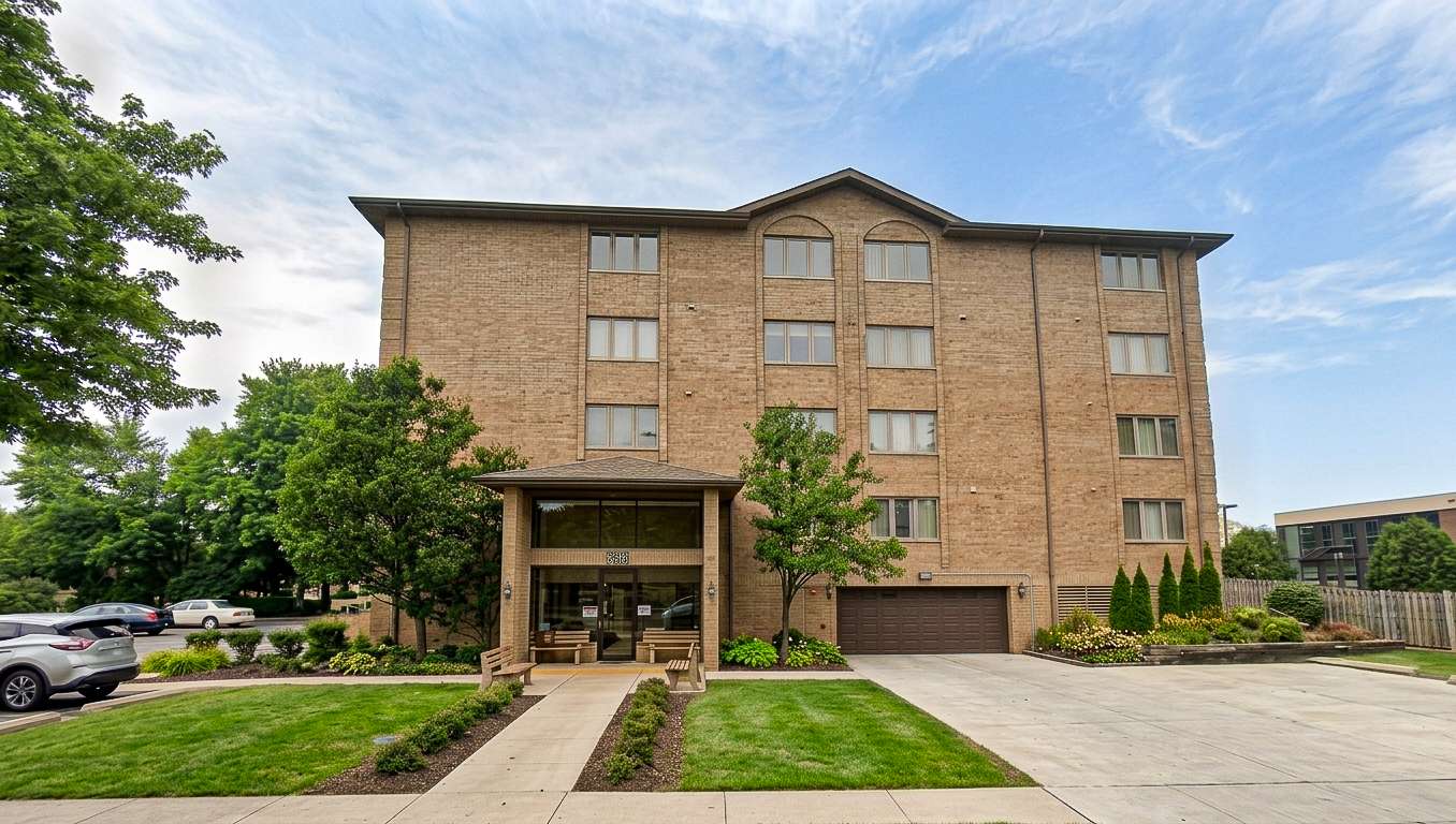 9510 S Kolmar AVE #408, Oak Lawn, IL 60453