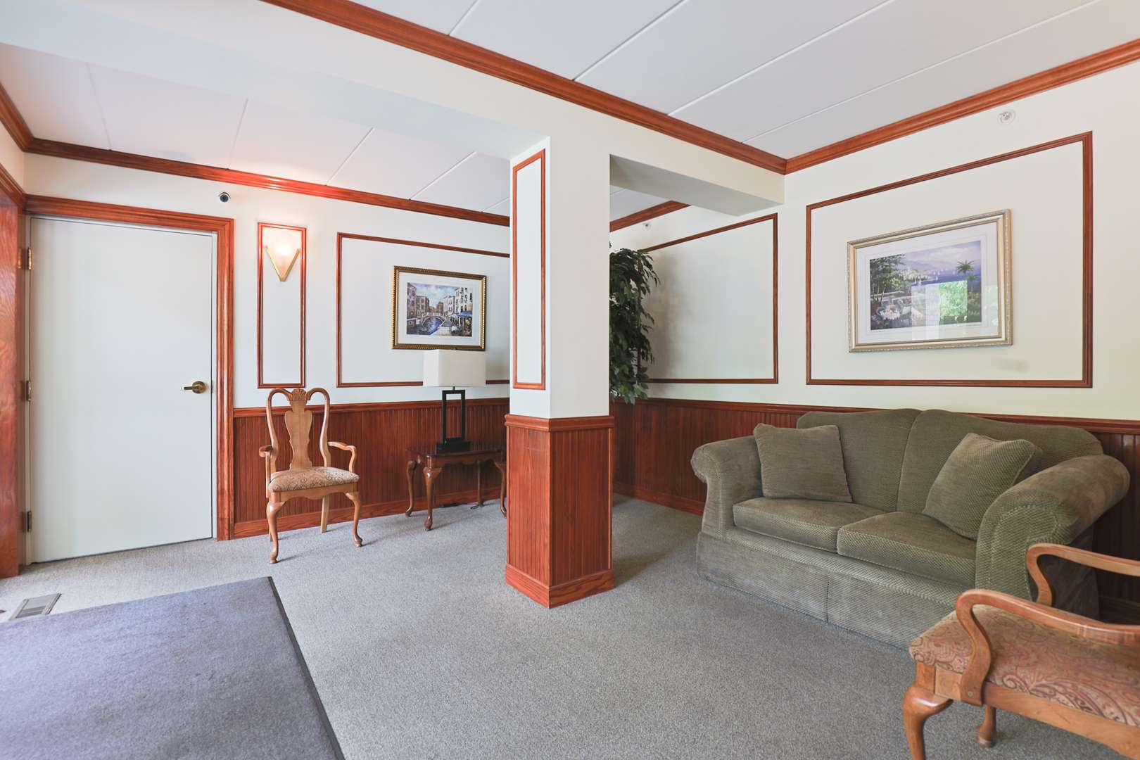 9510 S KOLMAR AVE #212, Oak Lawn, IL 60453