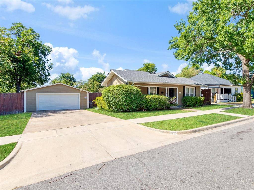 3024 Purington Avenue, Fort Worth, TX 76103