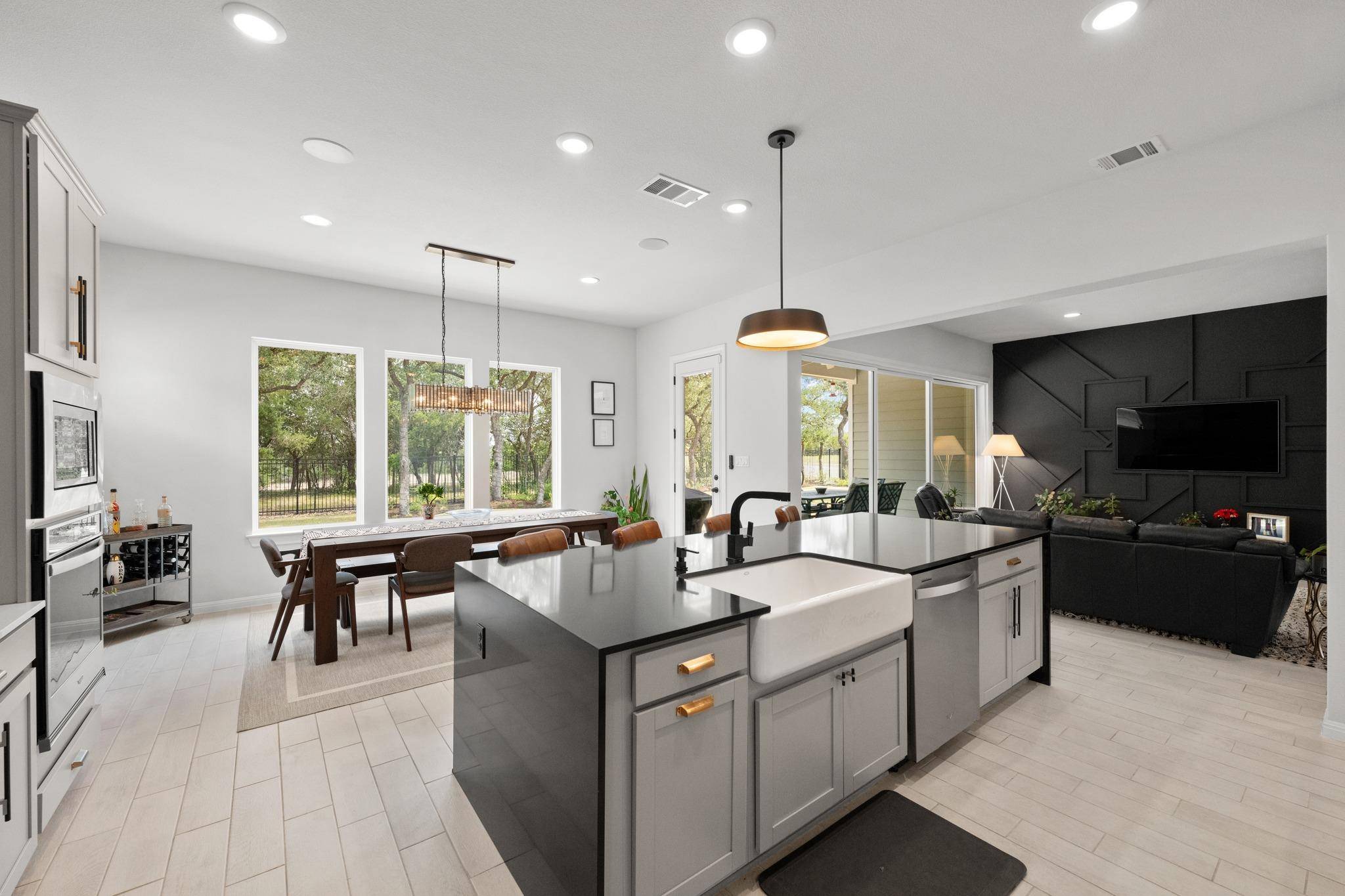 1942 Headwaters BLVD, Dripping Springs, TX 78620
