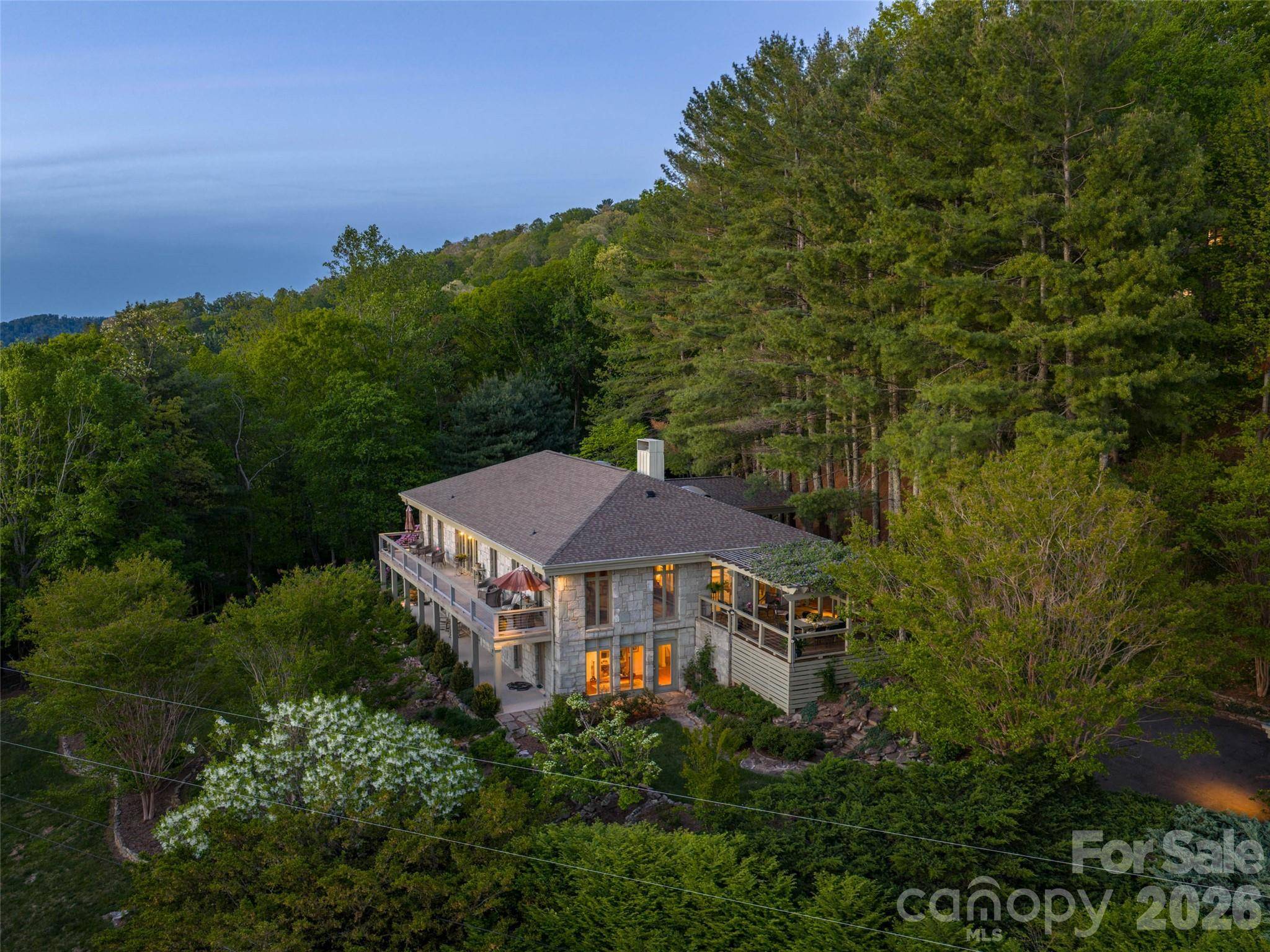 65 Crestwood RD, Asheville, NC 28804