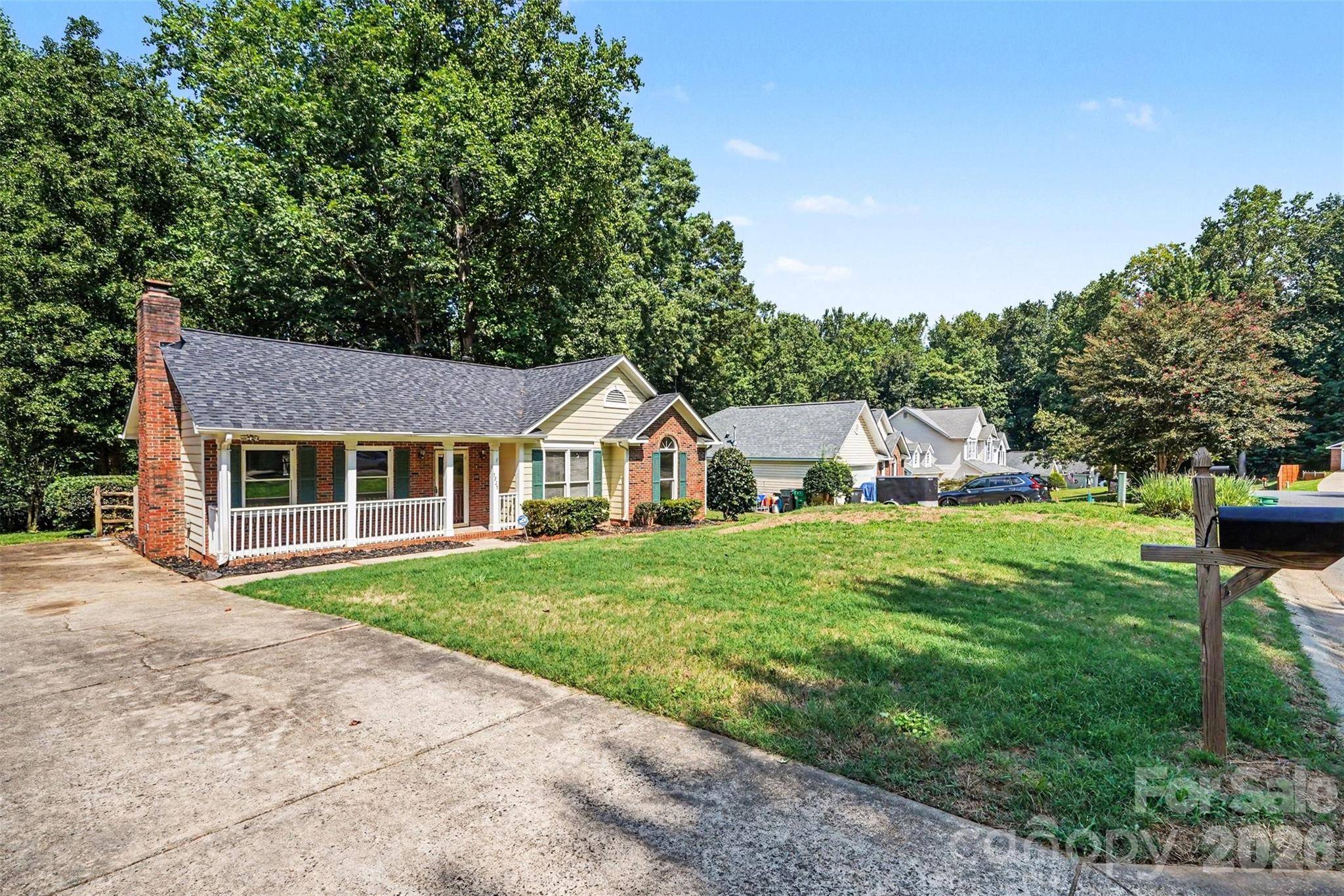 7225 Mcteal PL, Charlotte, NC 28262