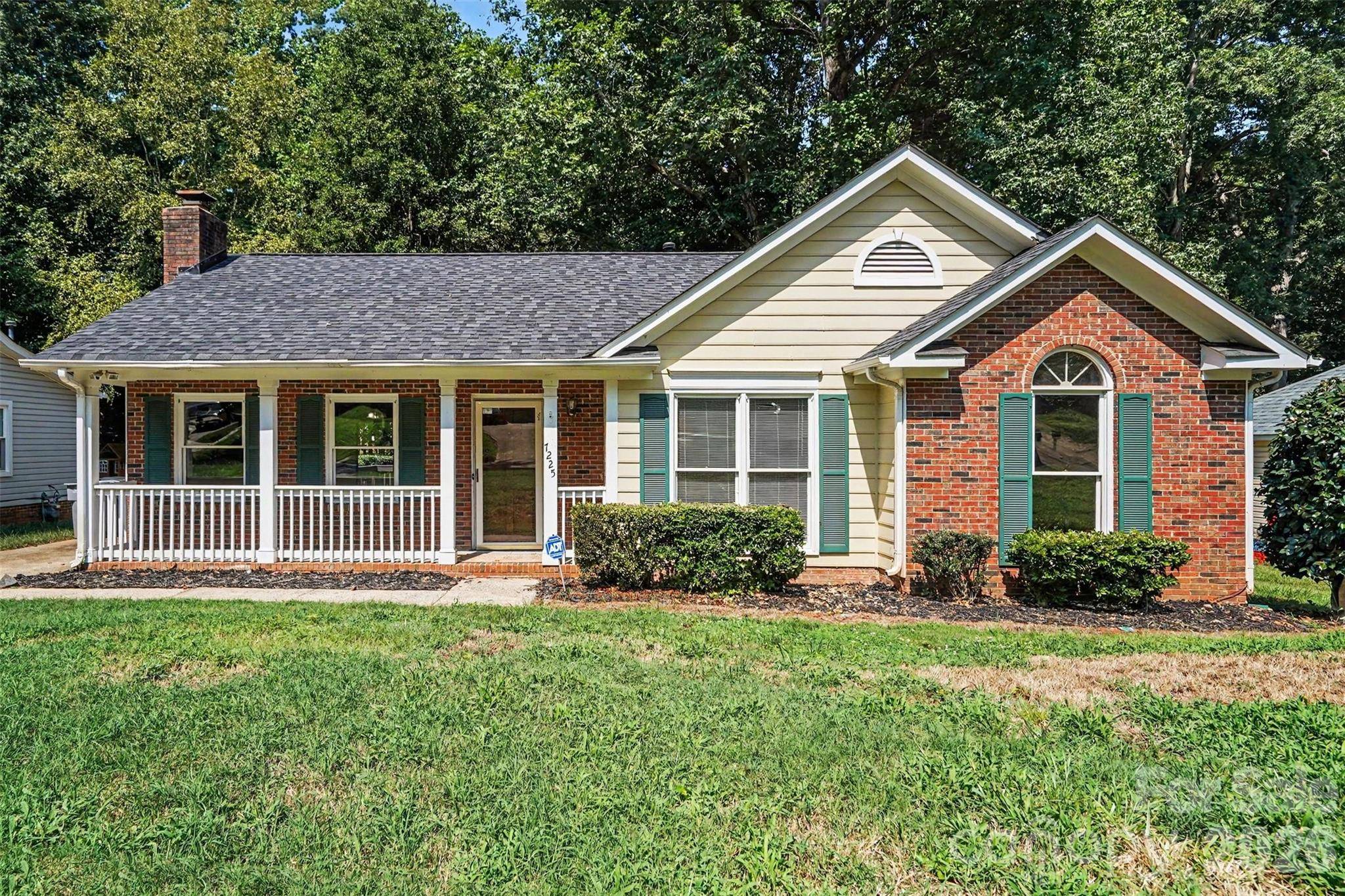 7225 Mcteal PL, Charlotte, NC 28262
