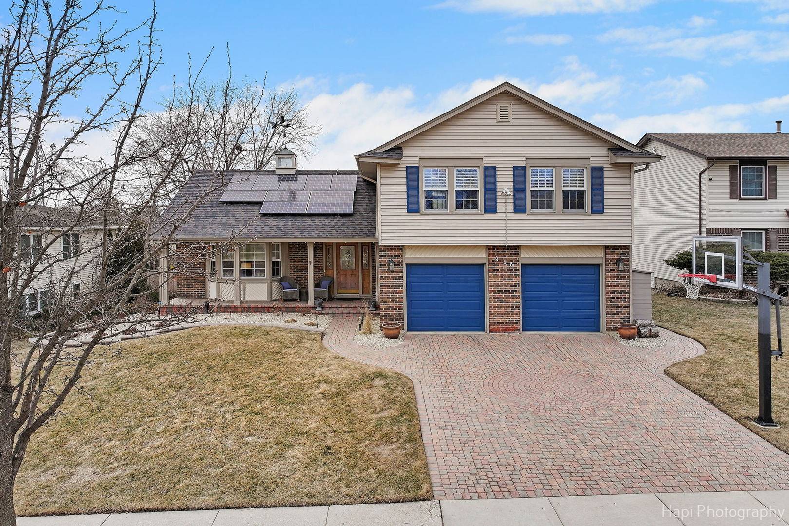 956 Richmond CT, Elk Grove Village, IL 60007