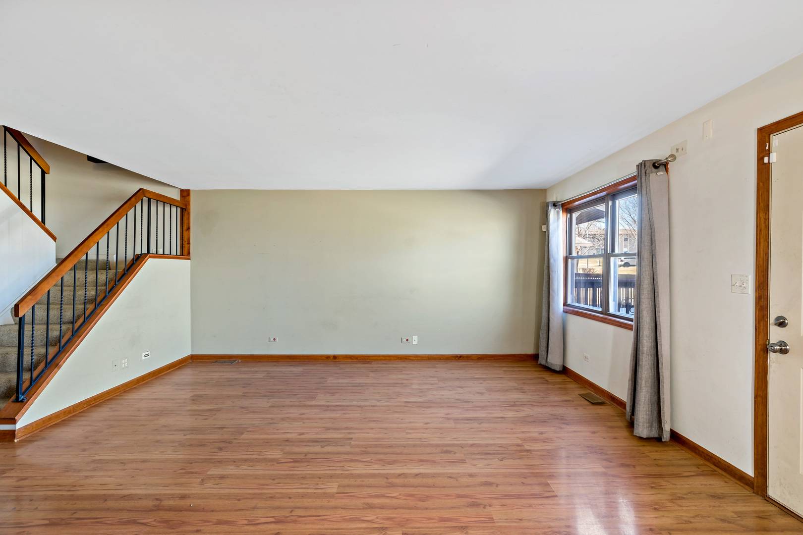 5780 MADRID CT #48-B, Hanover Park, IL 60133
